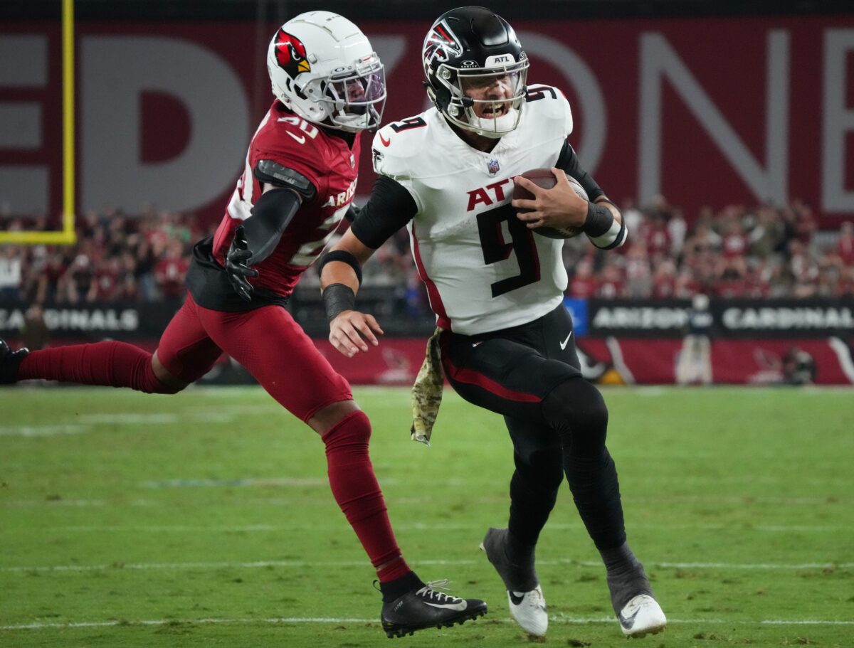 Arizona Cardinals: Fans Erupt After Franchise Cuts Quarterback Following Offseason Trade - REPORT 1 New England Patriots