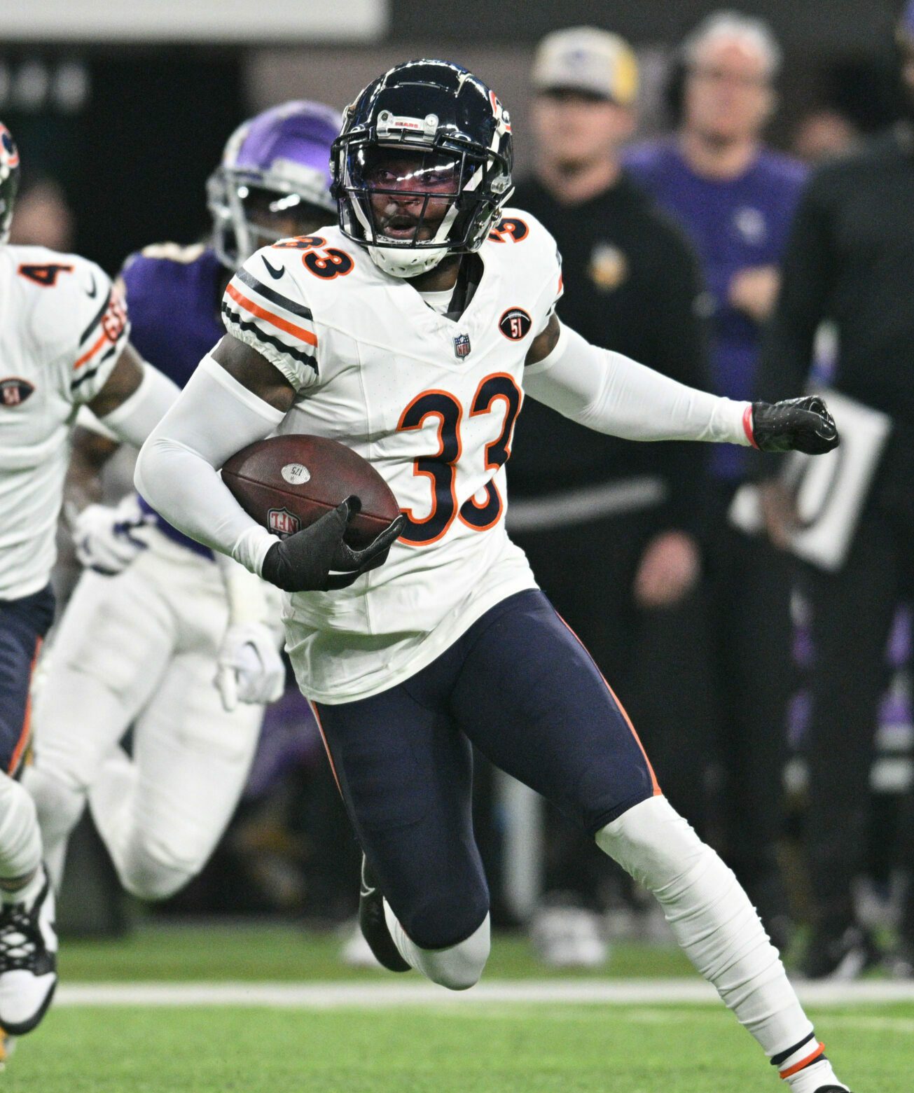 New York Jets: Aaron Rodgers Target of Blatant Disrespect from All-Pro Cornerback 1 Jaylon Johnson made comments on his desire to stay in Chicago Wednesday.