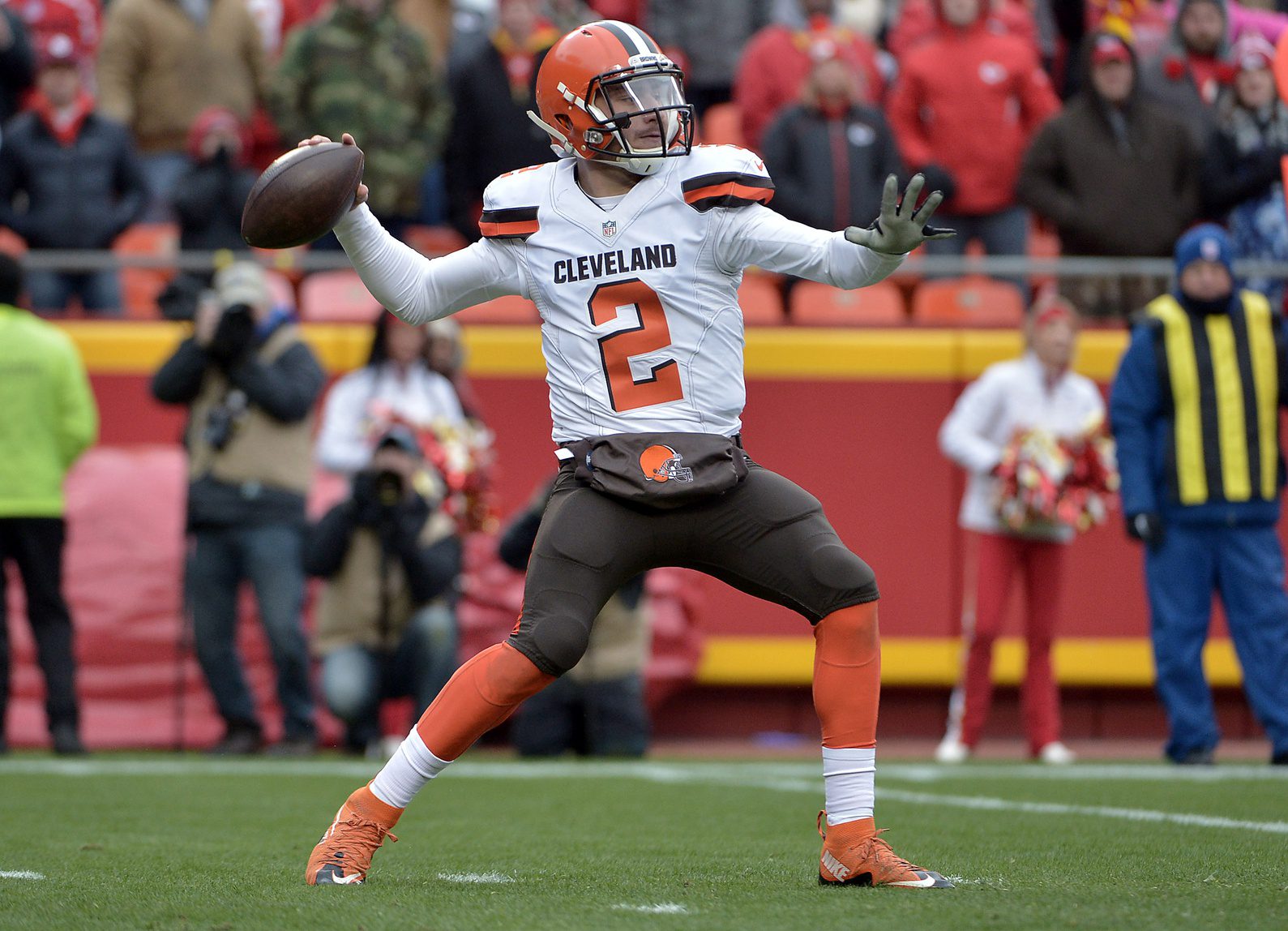 Breaking: 32-Year-Old NFL Quarterback Comes Out Of Retirement, Plans To Play Again (Report) 3 Dec 27, 2015; Kansas City, MO, USA; Cleveland Browns quarterback Johnny Manziel (2) throws a pass during the first half against the Kansas City Chiefs at Arrowhead Stadium. Mandatory Credit: Denny Medley-USA TODAY Sports NFL