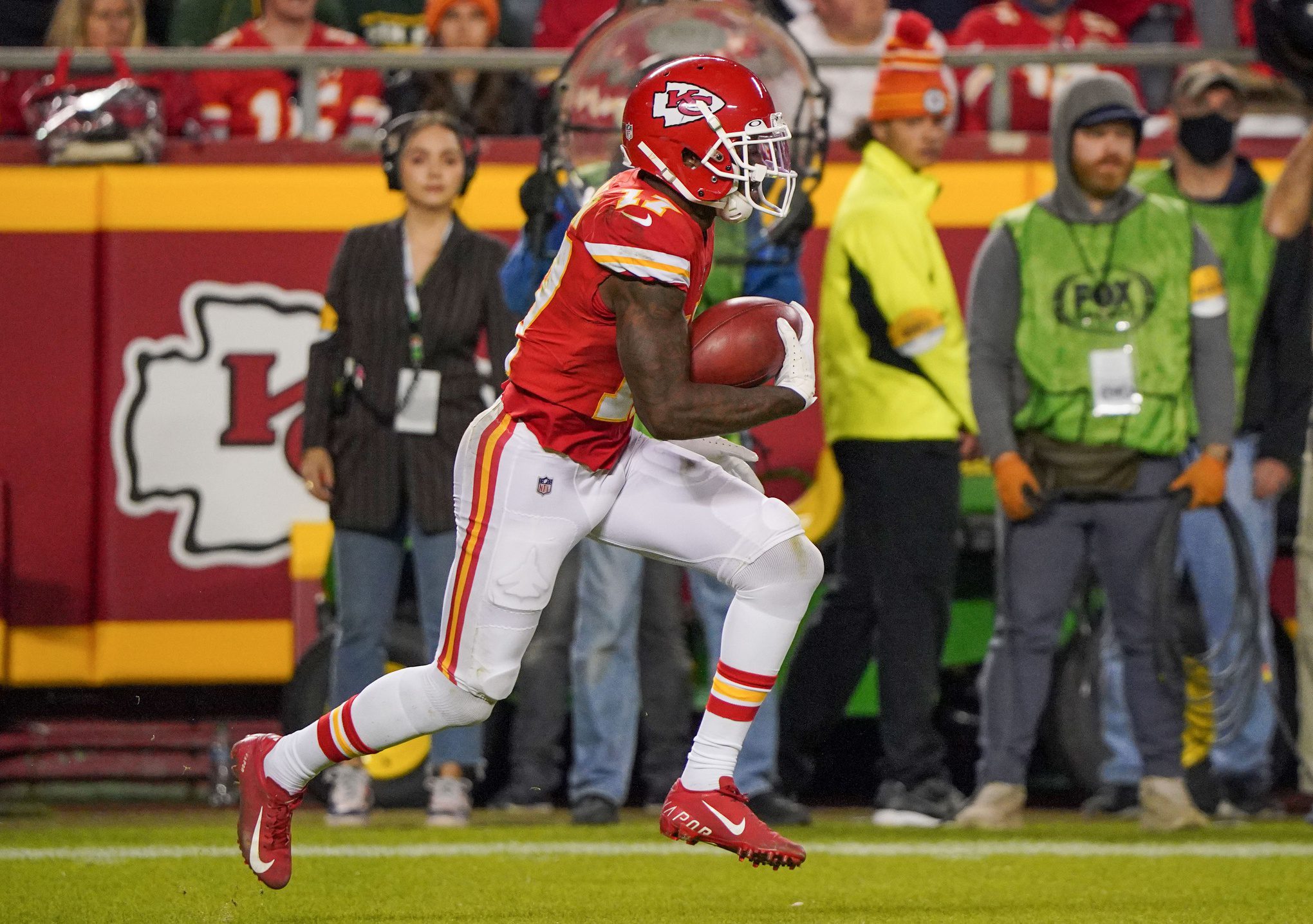 Nov 7, 2021; Kansas City, Missouri, USA; Kansas City Chiefs wide receiver Mecole Hardman (17) returns a kick against the Green Bay Packers during the game at GEHA Field at Arrowhead Stadium. Mandatory Credit: Denny Medley-Imagn Images