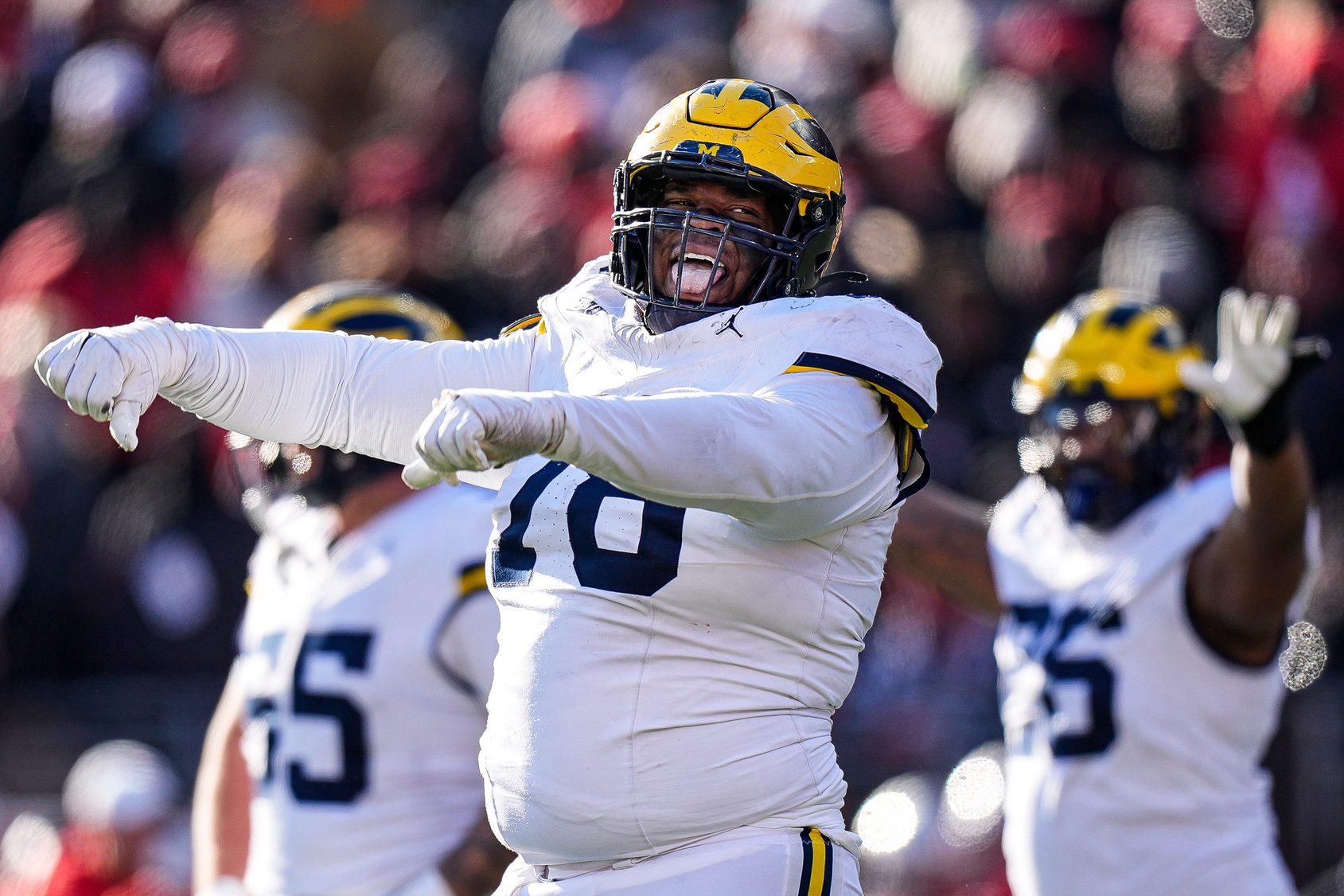 Miami Dolphins: Tap 1st Round Pick to Fully Guaranteed Contract 1 kenneth grant