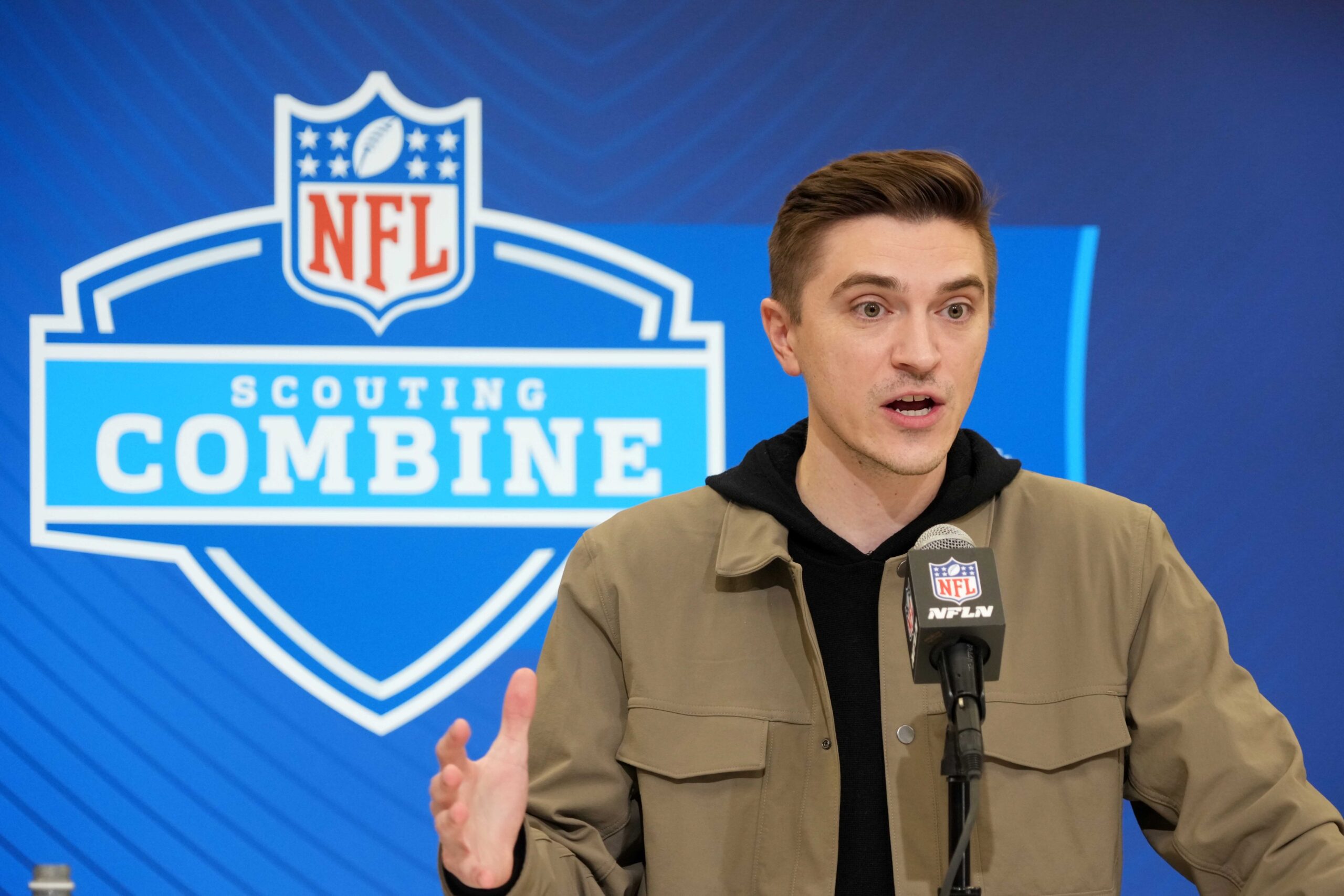 Jacksonville Jaguars: 1st-Round Pick Not Guaranteed Tackle Job 3 USATSI 25509335 168400517 lowres 1 scaled