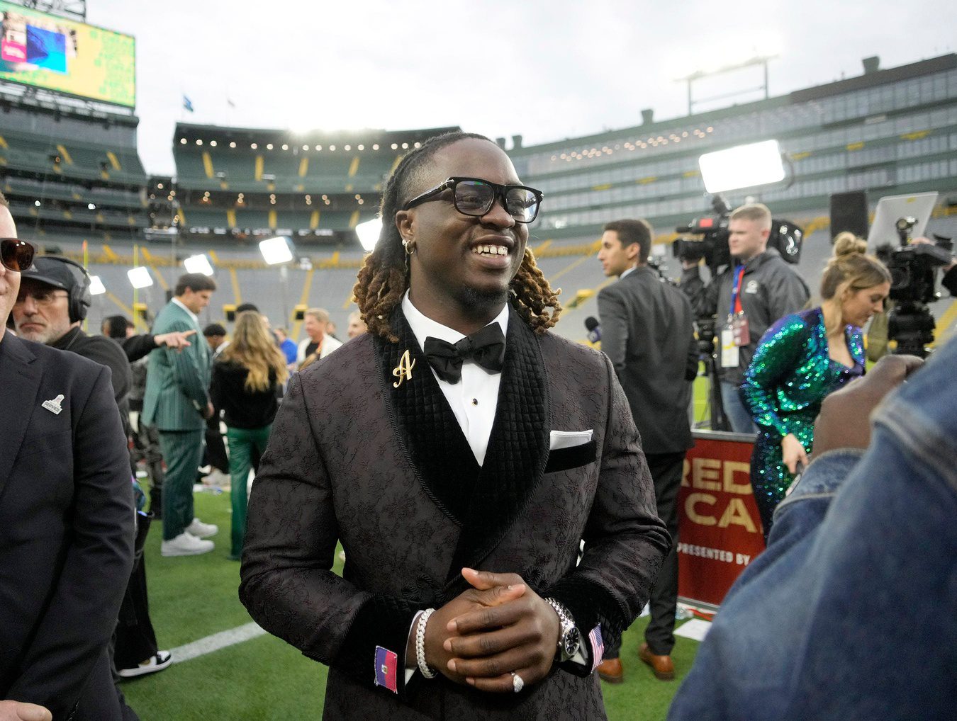 Las Vegas Raiders: NFL's Ashton Jeanty Shoutout on Friday Sparks Strong Reactions 2 NFL draft prospect, Ashton Jeanty of Boise State.