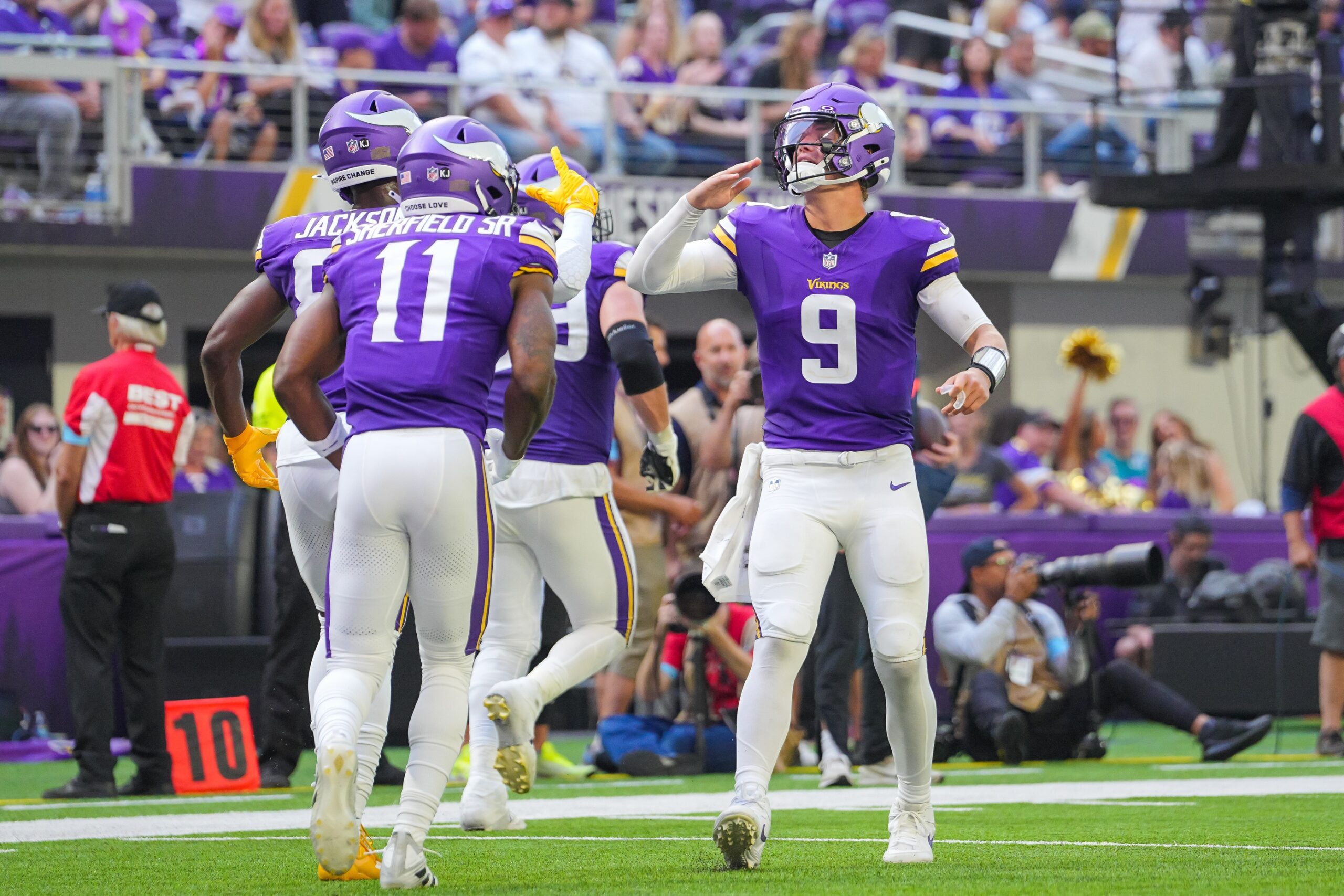 JJ McCarthy, Girlfriend Send Fans into Frenzy With Life-Changing Announcement 1 JJ McCarthy, Minnesota Vikings