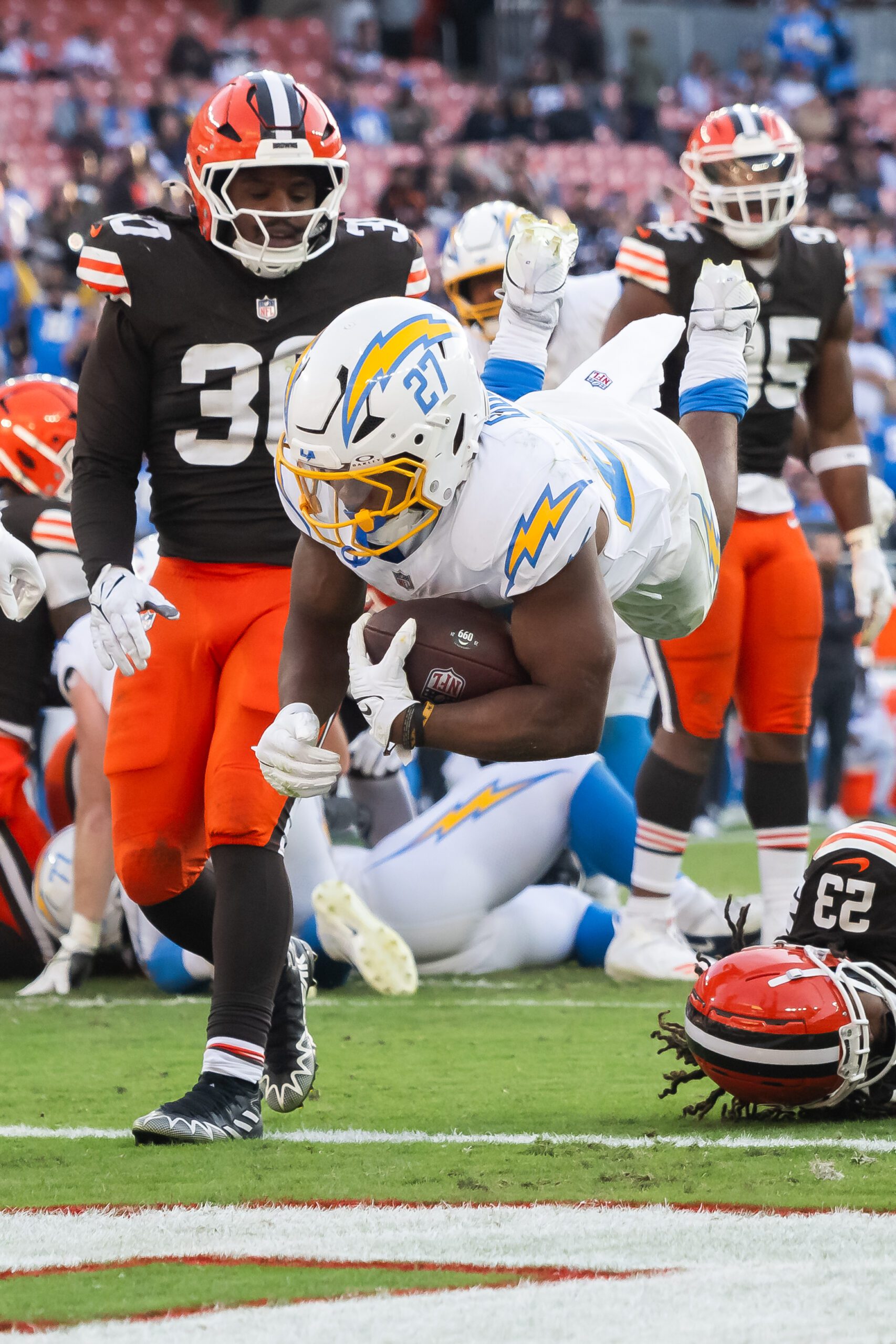Washington Commanders Named as 'Best Team Fit' for 21-Touchdown Running Back 1 Washington Commanders, JK Dobbins