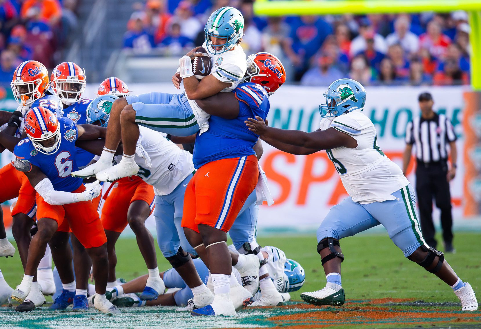Tampa Bay Buccaneers: Rookie's Astounding Weight Loss Captures Attention 1 Desmond Watson