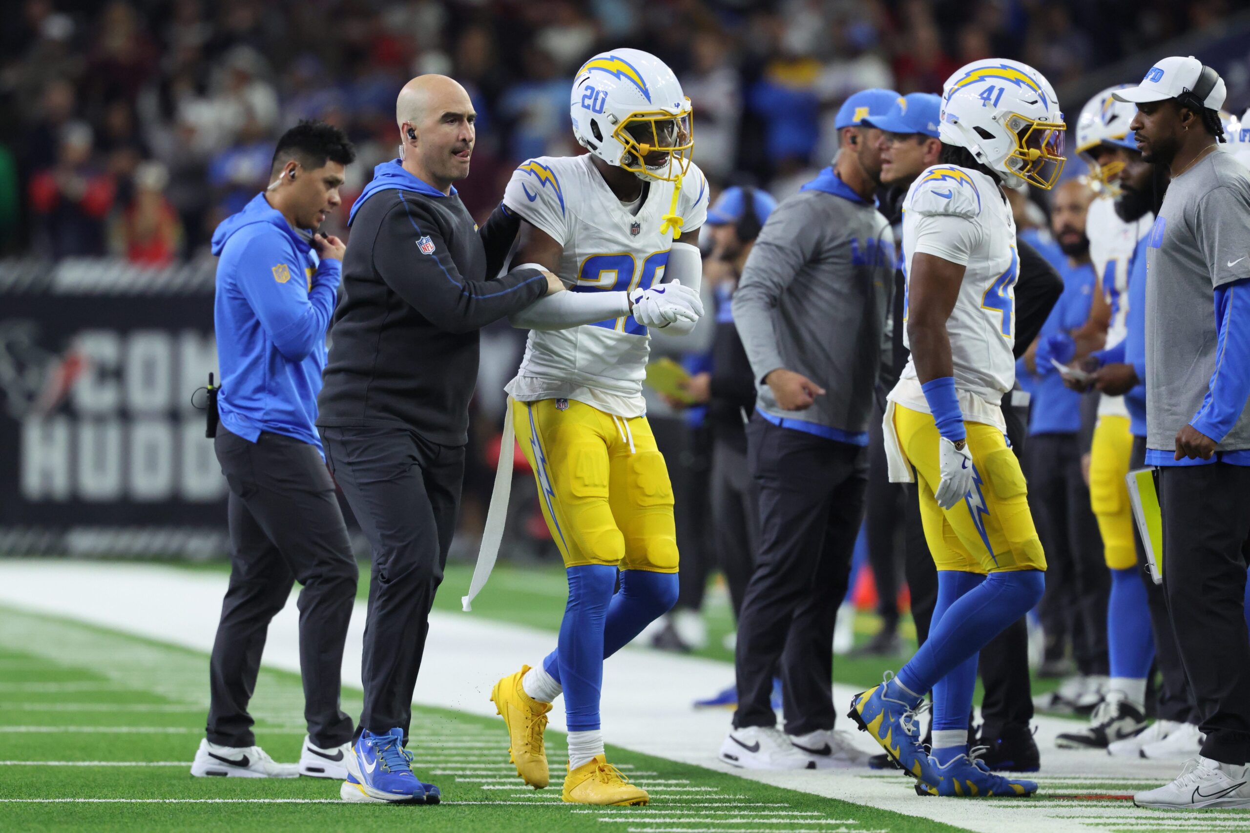 "Fully Back by Mini Camp": Los Angeles Chargers Rising Star Shares Injury Update 1 Los Angeles Chargers, Cam Hart