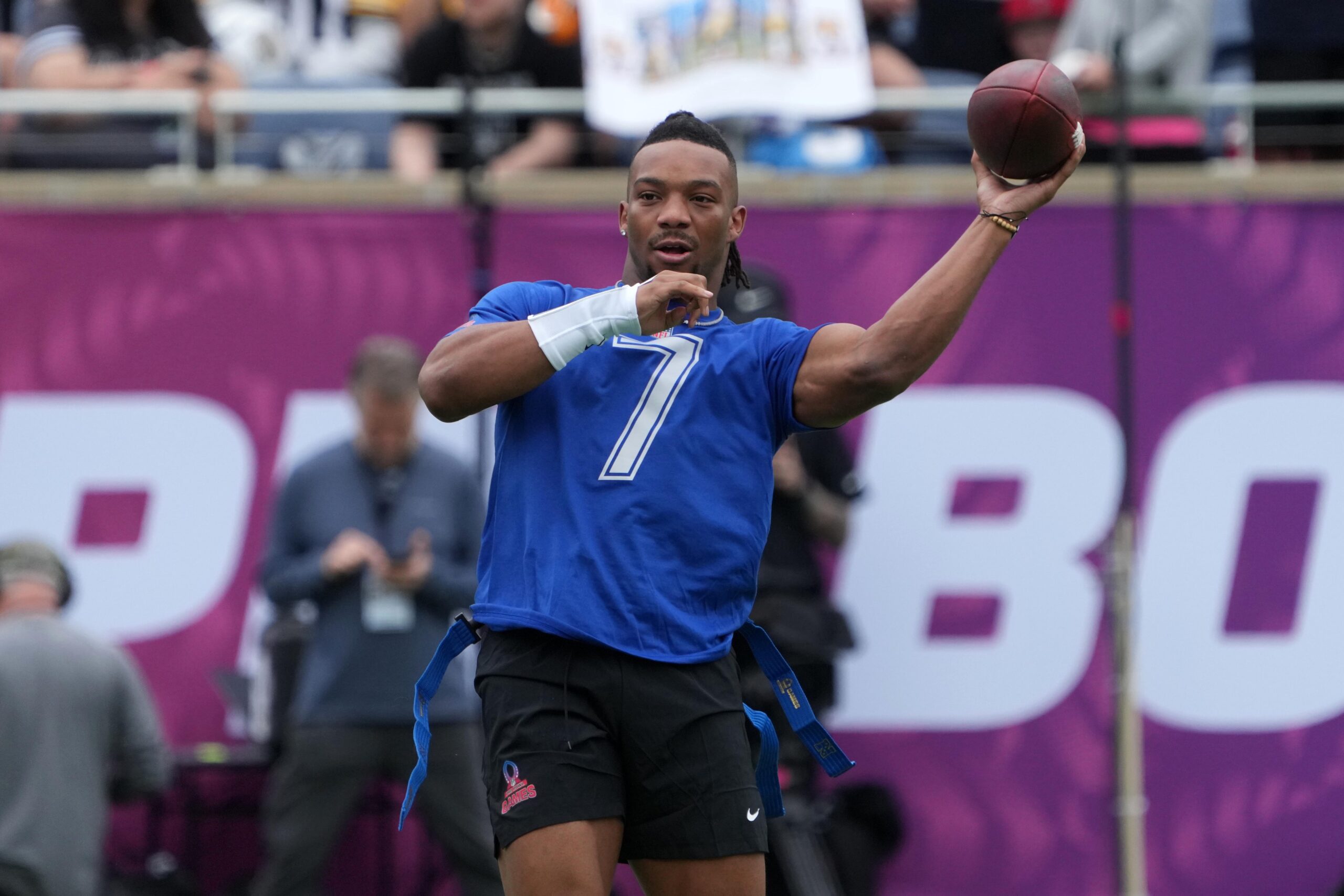 Atlanta Falcons: Fans React to Bijan Robinson, Michael Penix Jr. Cool Gifts For Braves 2 Atlanta Falcons running back Bijan Robinson