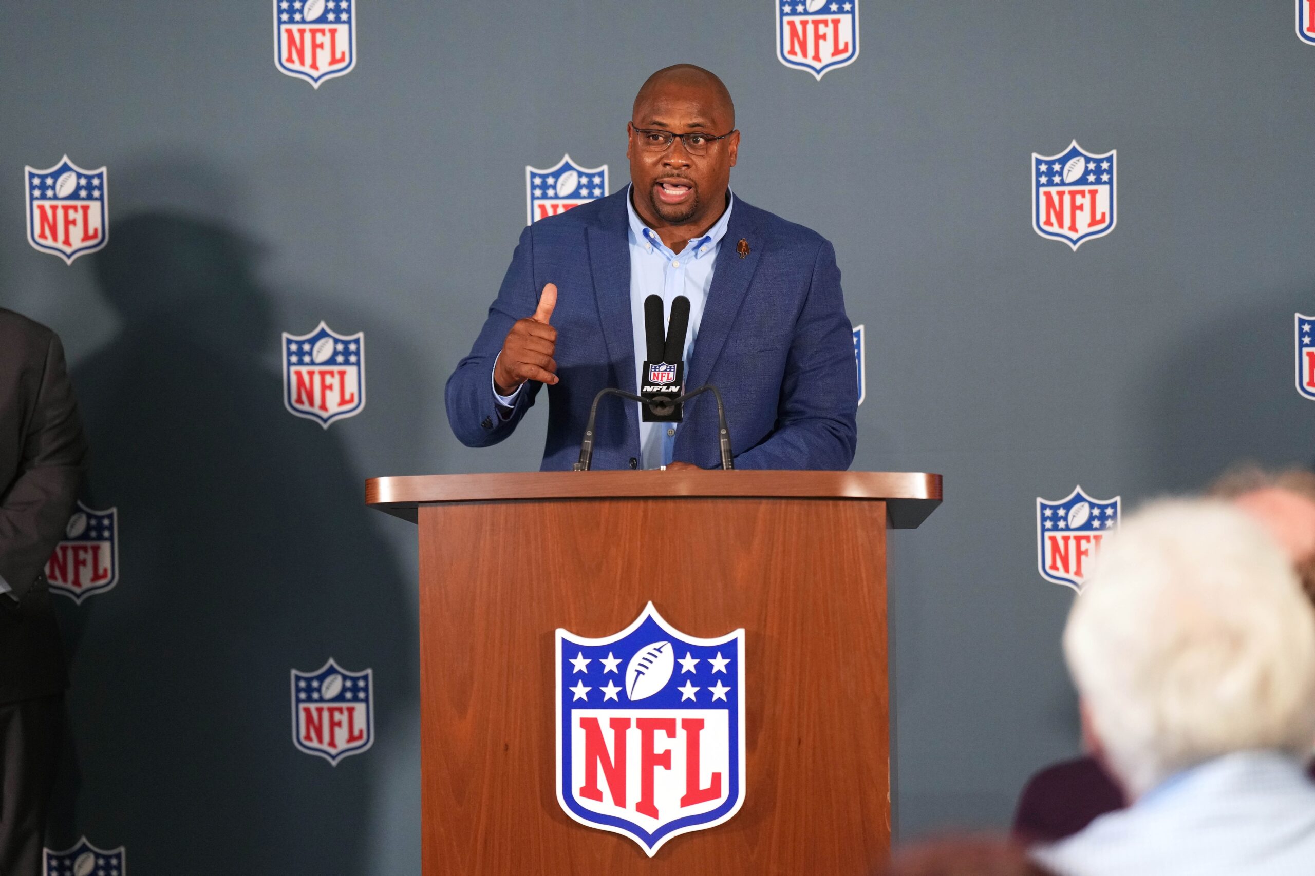"We Got It Done": Buffalo Bills Superstar Reacts to New Award 2 NFL, Troy Vincent