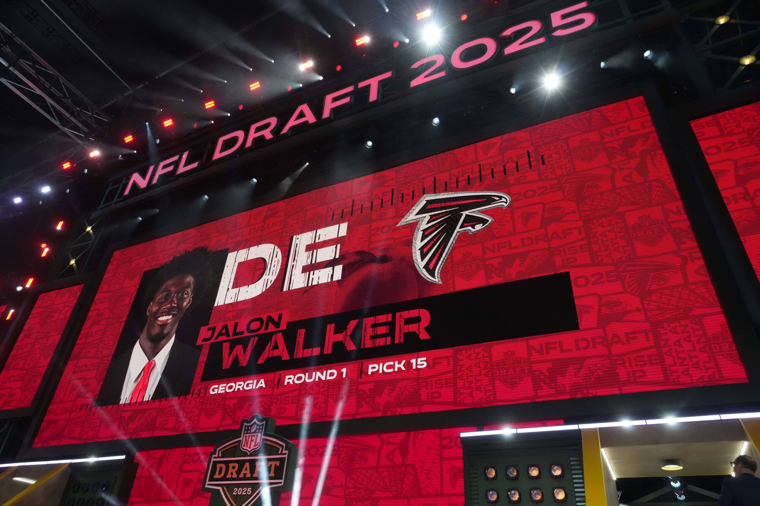 Atlanta Falcons Coach Sends 'Mike Tyson' Warning Amid Change 1 Georgia Bulldogs defensive end Jalon Walker is selected as the No. 15 pick by the Atlanta Falcons during the NFL Draft at Lambeau Field.