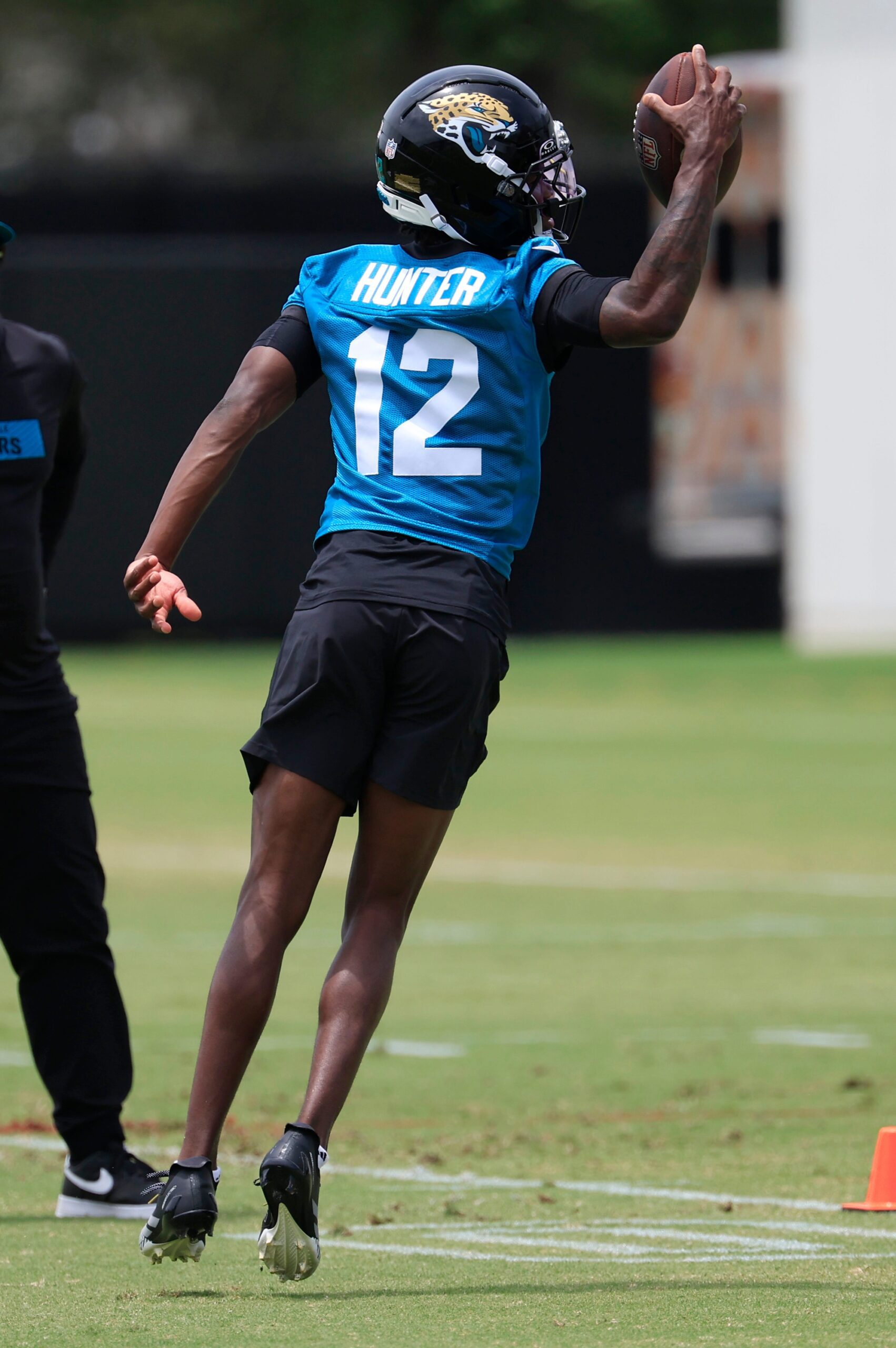 NFL Sends Message to Travis Hunter as Fans Get First Look at Rookie in Jaguars Jersey 4 Jacksonville Jaguars, Travis Hunter