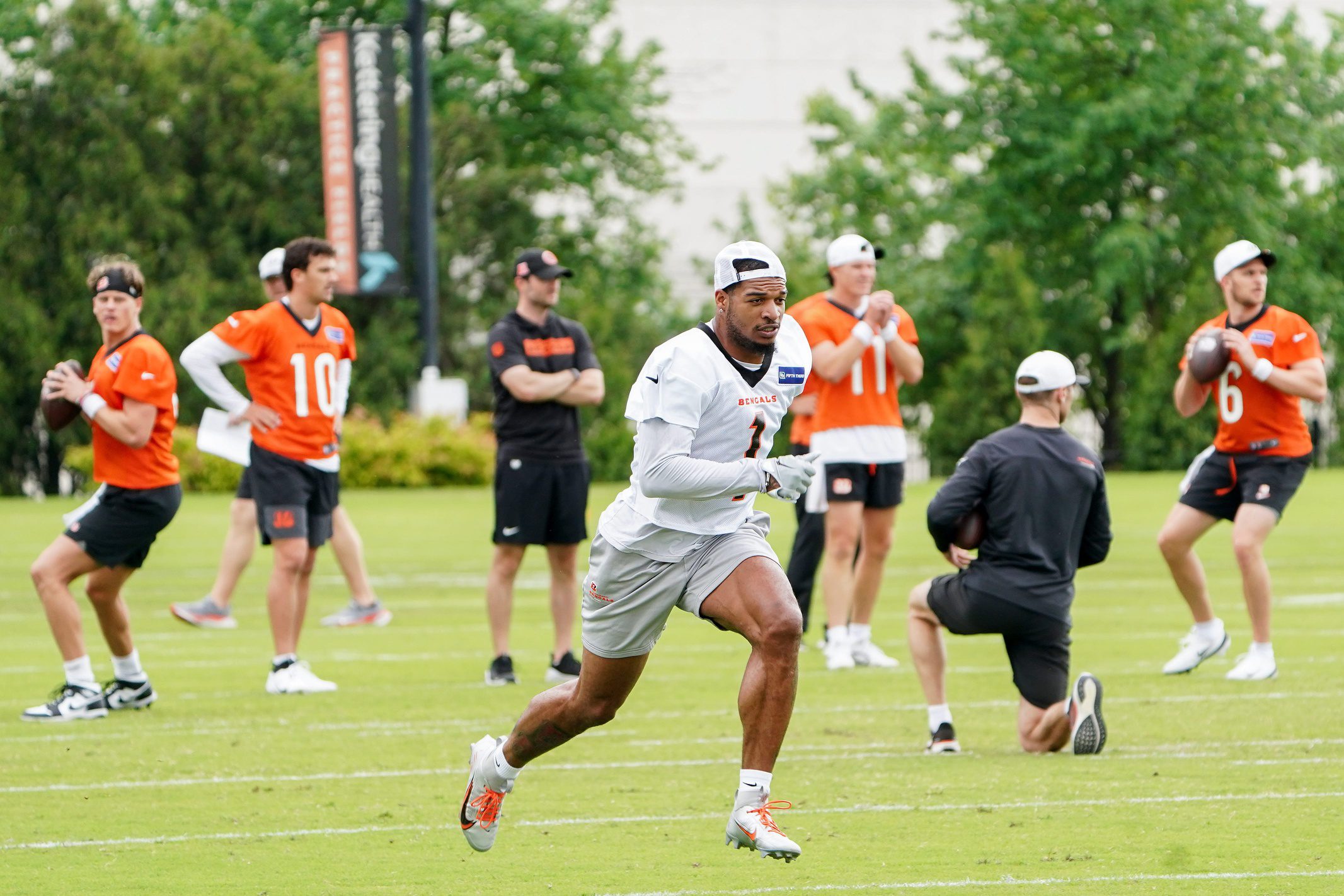 LOOK: Ja'Marr Chase Mystery Woman Appears In Romantic Gesture In IG Story 2 Ja’Marr Chase, Cincinnati Bengals