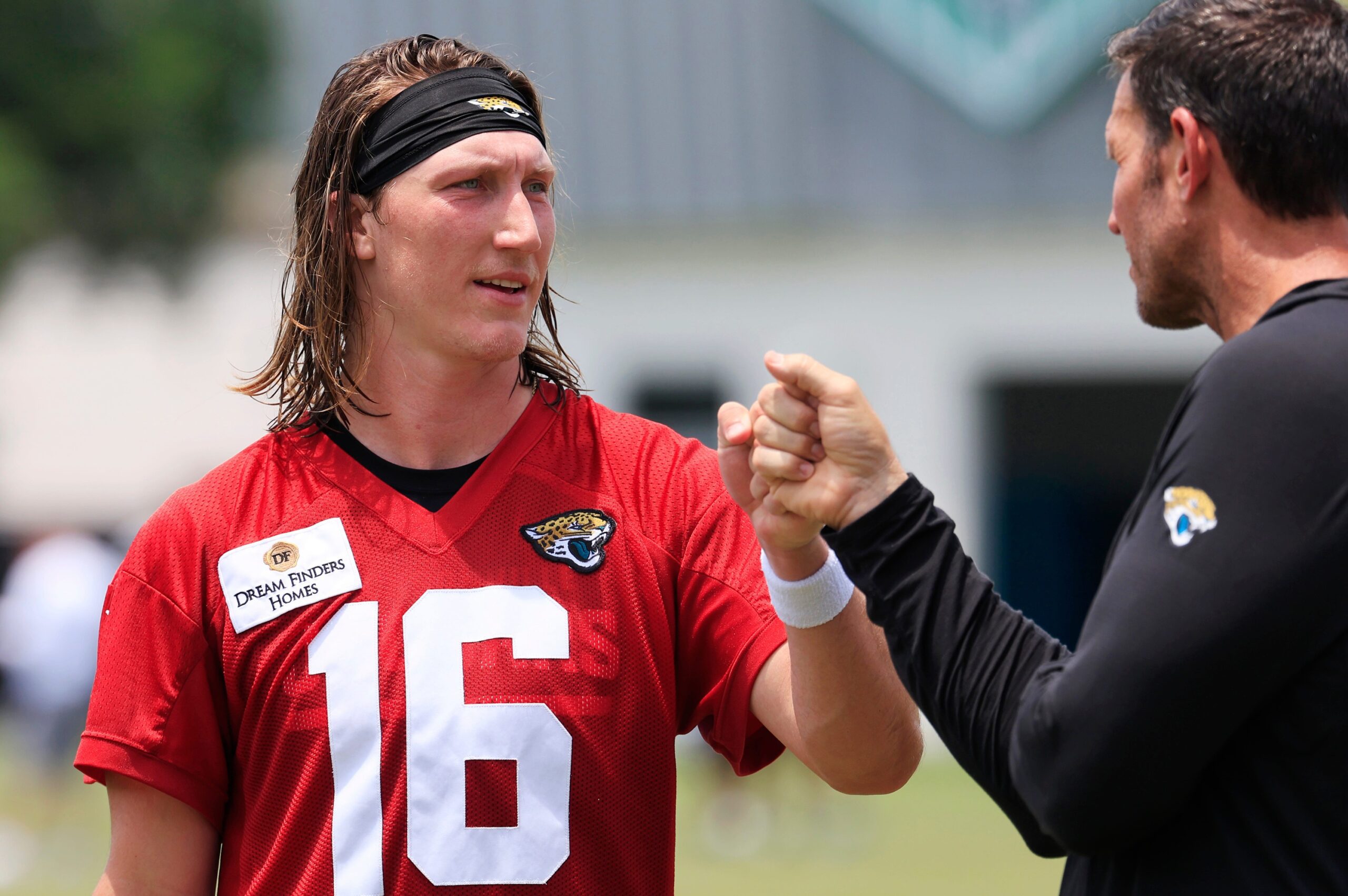 Jaguars QB Trevor Lawrence Reveals Honest Travis Hunter Opinion 2 Jacksonville Jaguars quarterback Trevor Lawrence (