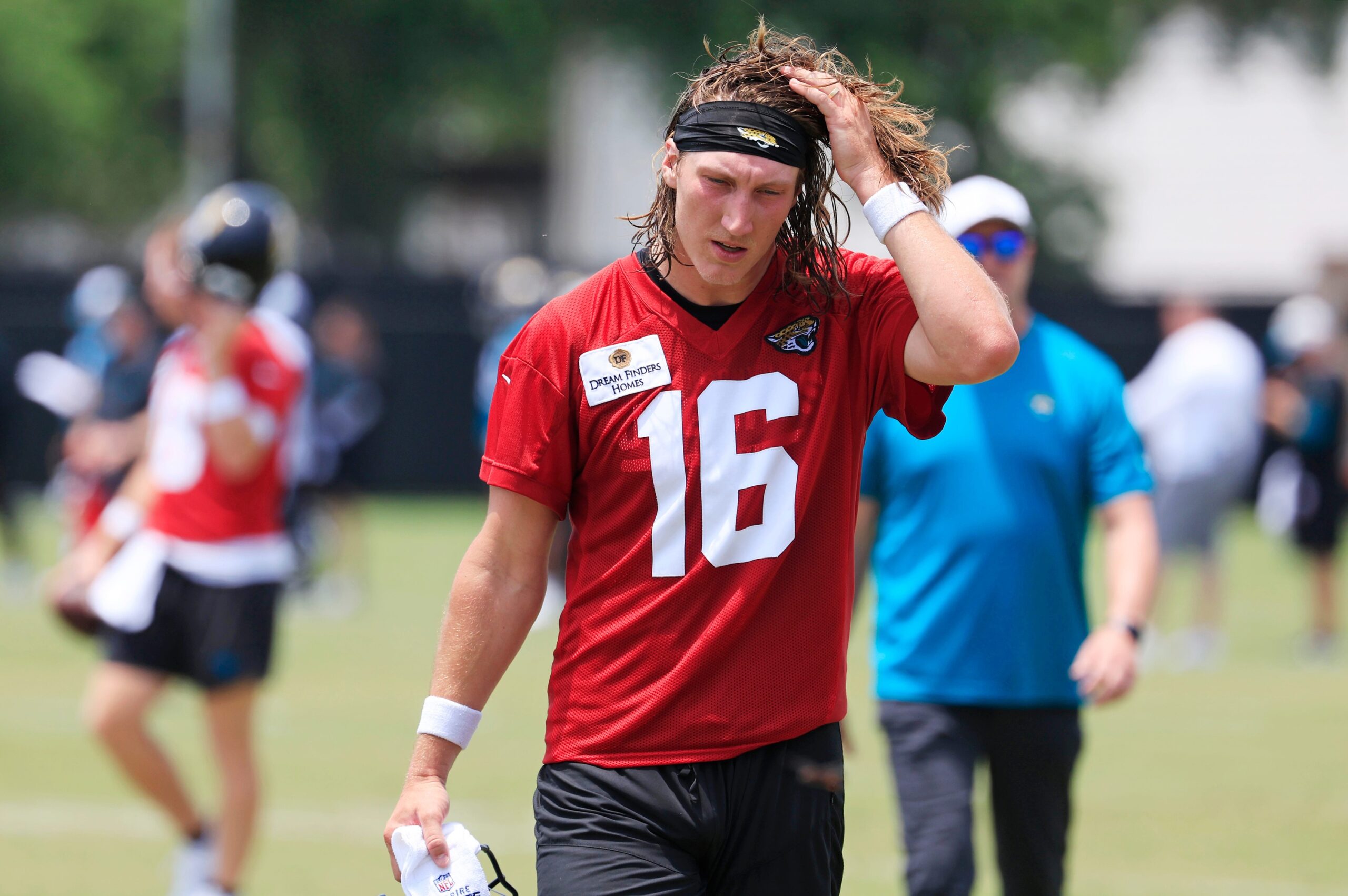 Jaguars QB Trevor Lawrence Reveals Honest Travis Hunter Opinion 1 Jacksonville Jaguars quarterback Trevor Lawrence (