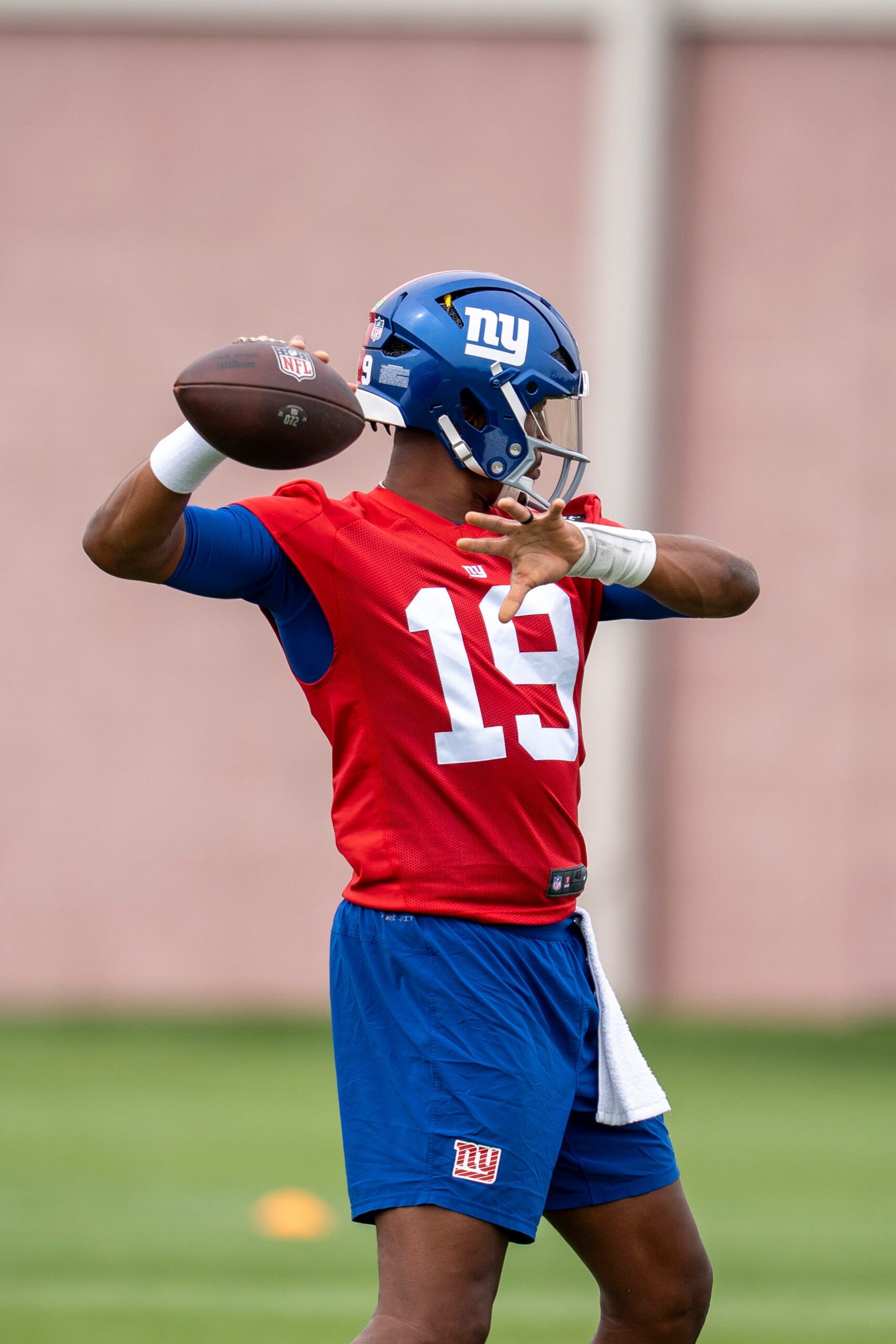 New York Giants Urged to Make Trade Amid Crowded Quarterback Room 1 New York Giants, Jameis Winston