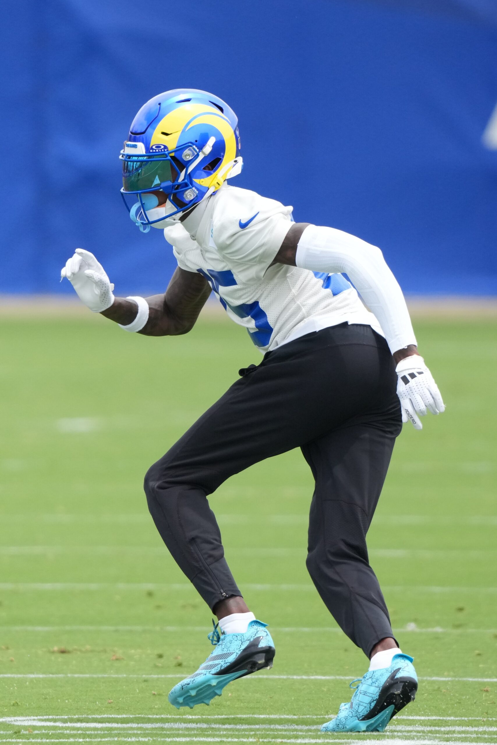 Los Angeles Rams: Former 1st Round Pick Hopes to Revitalize Career 2 Los Angeles Rams, Emmanuel Forbes Jr.