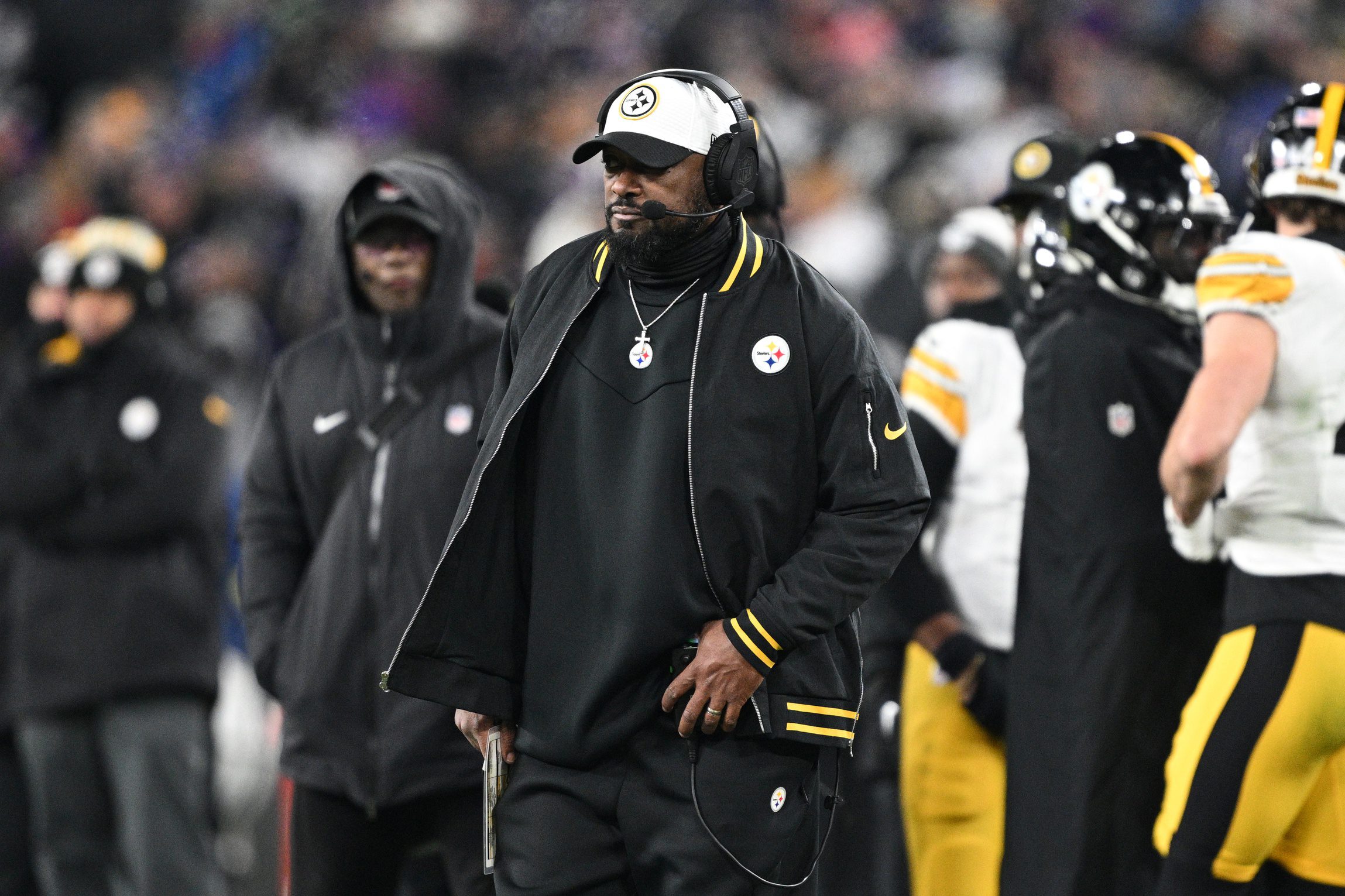 "Y'all Weak As Hell': Mike Tomlin Criticism By Ryan Clark And James Harrison Gets Ex-NFL All-Pro To Lash Out 3 Pittsburgh Steelers head coach Mike Tomlin looks in the third quarter against the Baltimore Ravens in an AFC wild card game at M&T Bank Stadium.