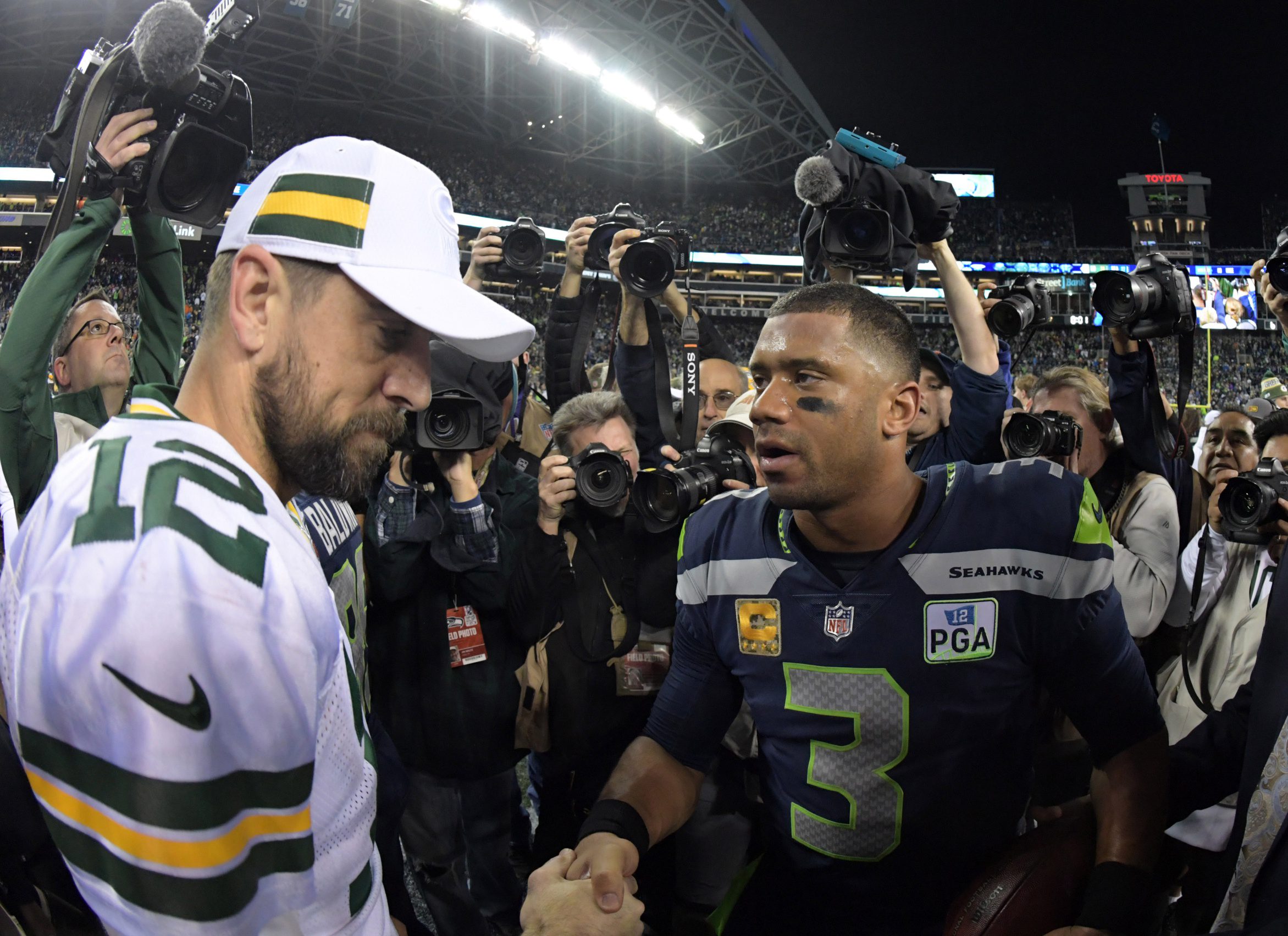 "Wilson And Rodgers Weren't Exactly Best Of Friends": Aaron Rodgers, Russel Wilson Exchange Shows Strong Signs Chemistry Fell Apart In Nightmare 2024 Jets Season 1 Aaron Rodgers, Russel Wilson
