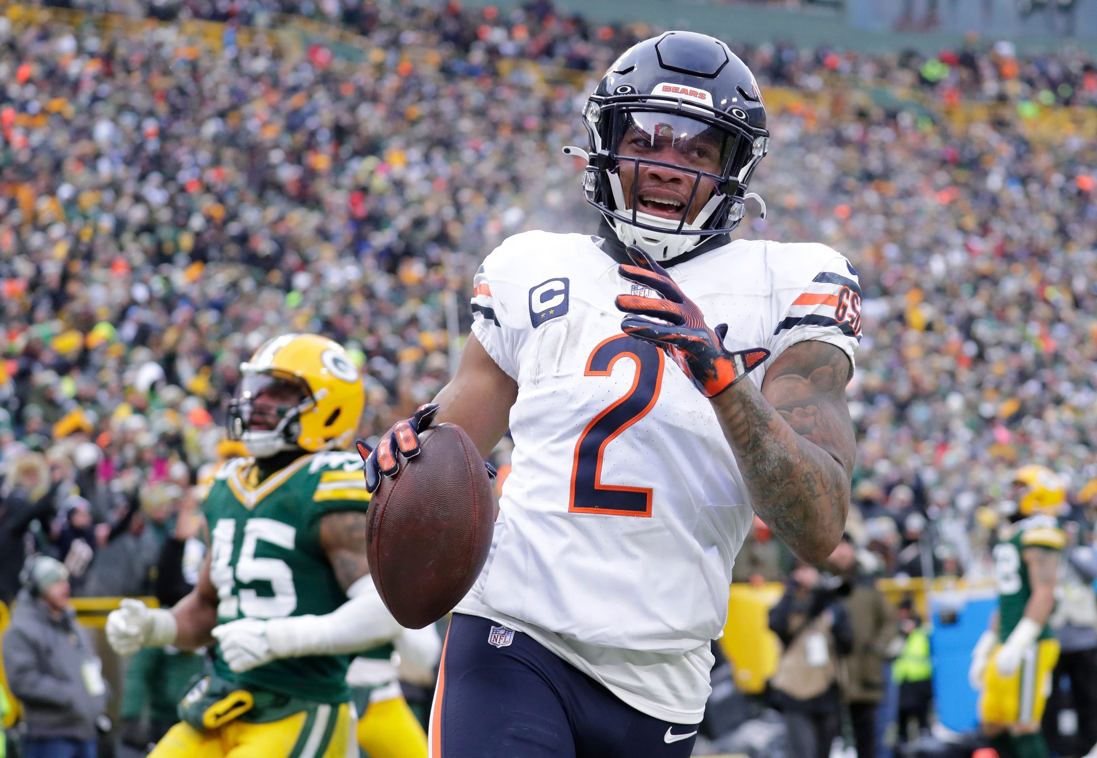 Chicago Bears: DJ Moore’s 2-Word Post Leaves Fans Expecting Big 2025 Season 3 Chicago Bears, DJ Moore