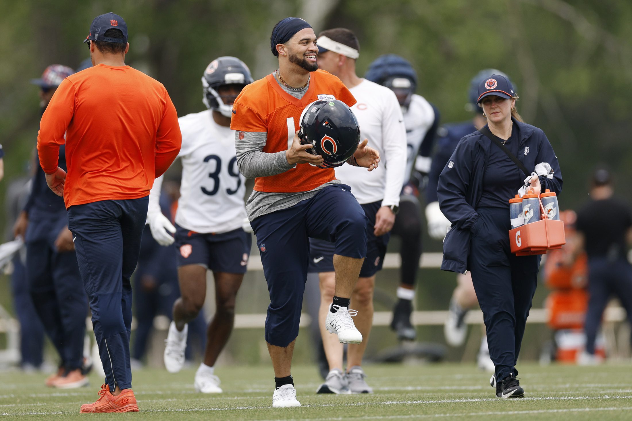 "Not Everyone Is Steph Curry Shooting Fadeaway Threes": Caleb Williams Gets Reality Check Heading To His 2nd NFL Season With Bears by NFL Analyst 1 Caleb Williams