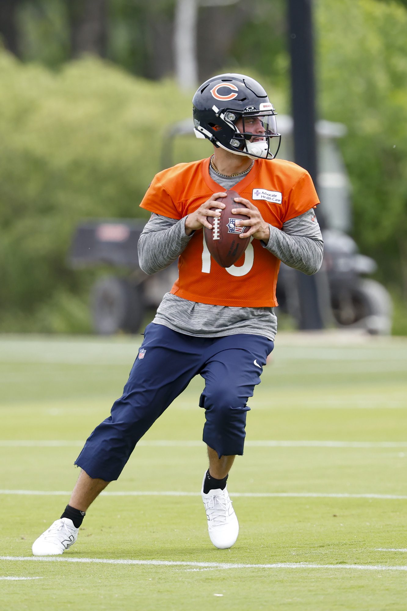 "Of Course It Is" Bears' QB Caleb Williams Sees Phone Background Leaked, Fans Troll Ruthlessly (Breaking) 1 Jun 3, 2025; Lake Forest, IL, USA; Chicago Bears quarterback Caleb Williams (18) looks to pass the ball during minicamp at Halas Hall. Mandatory Credit: Kamil Krzaczynski-Imagn Images