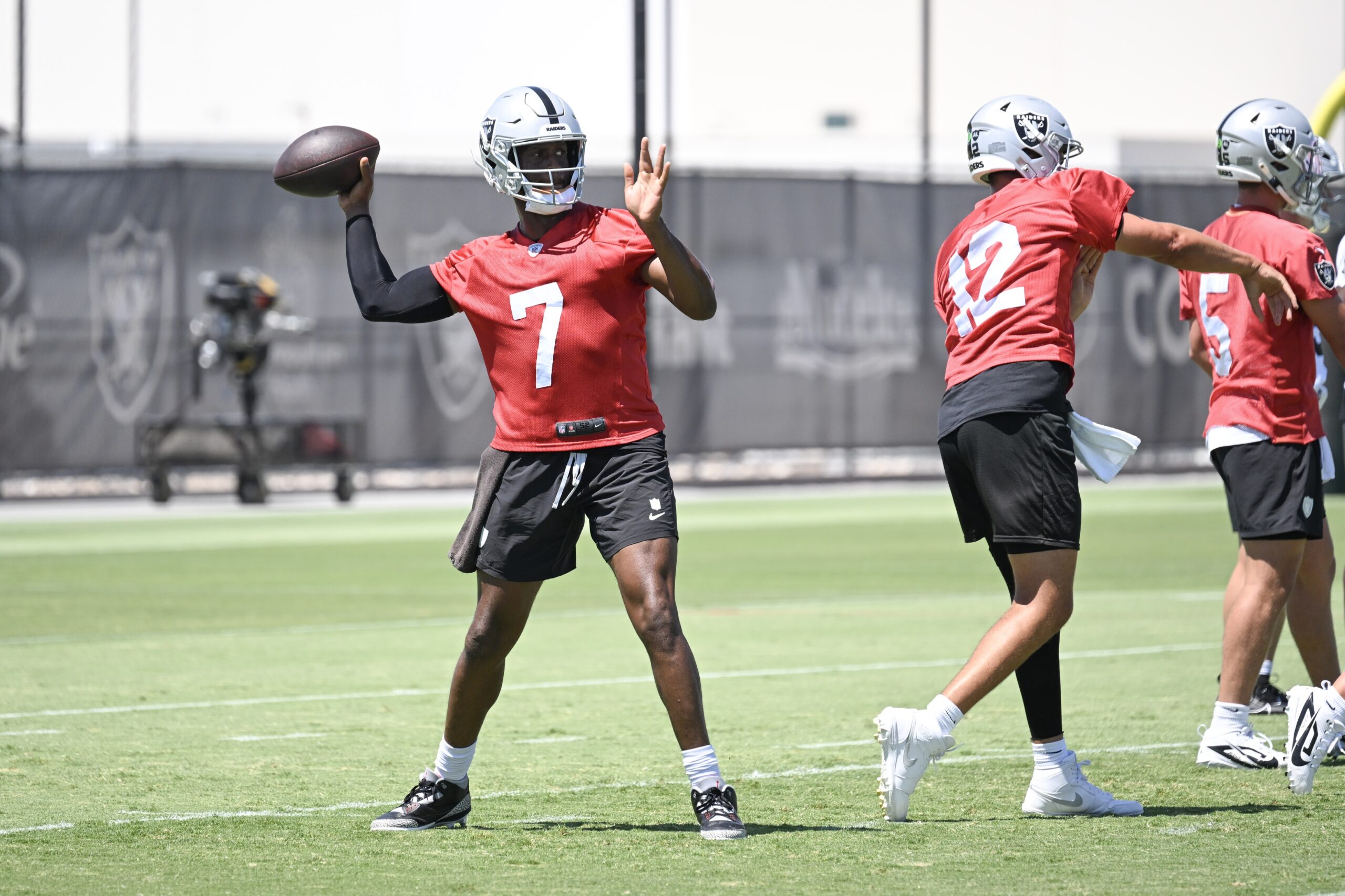 Watch: Raiders' Starting QB Geno Smith Gets Into Massive Fight; Video Leaked Of Altercation (Breaking) 1 Jun 11, 2025; Henderson, NV, USA; Las Vegas Raiders quarterback Geno Smith (7) throws the ball during Las Vegas Raiders Minicamp at Intermountain Health Performance Center. Mandatory Credit: Candice Ward-Imagn Images