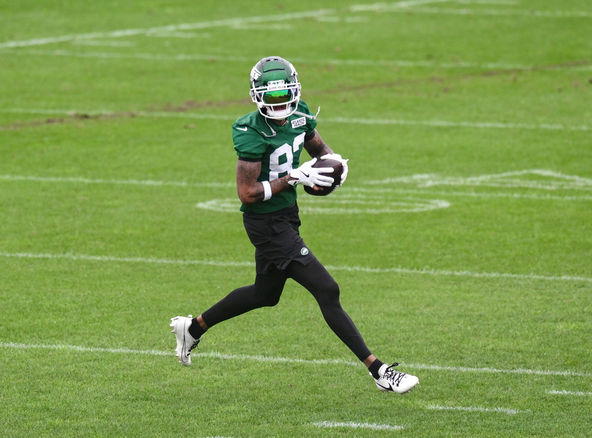"The Clear-Cut Favorite": New York Jets New Weapon in Line to Start 3 New york jets, Josh Reynolds