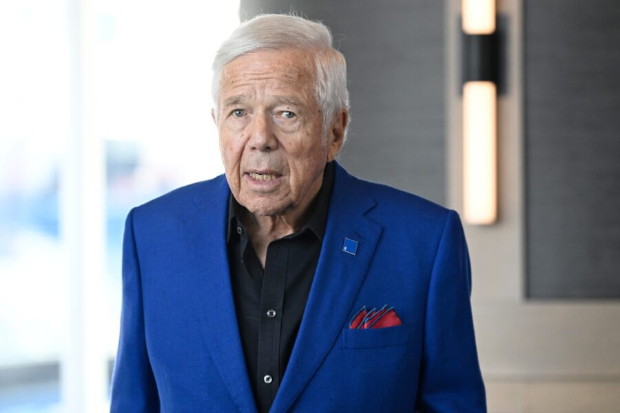 Patriots owner Robert Kraft promises ‘fun’ season 1 Mar 13, 2025; Foxborough, MA, USA; New England Patriots owner Robert Kraft walks to the podium at the GP Atrium at Gillette Stadium to discuss and introduce recent free agent additions to the team. Mandatory Credit: Eric Canha-Imagn Images