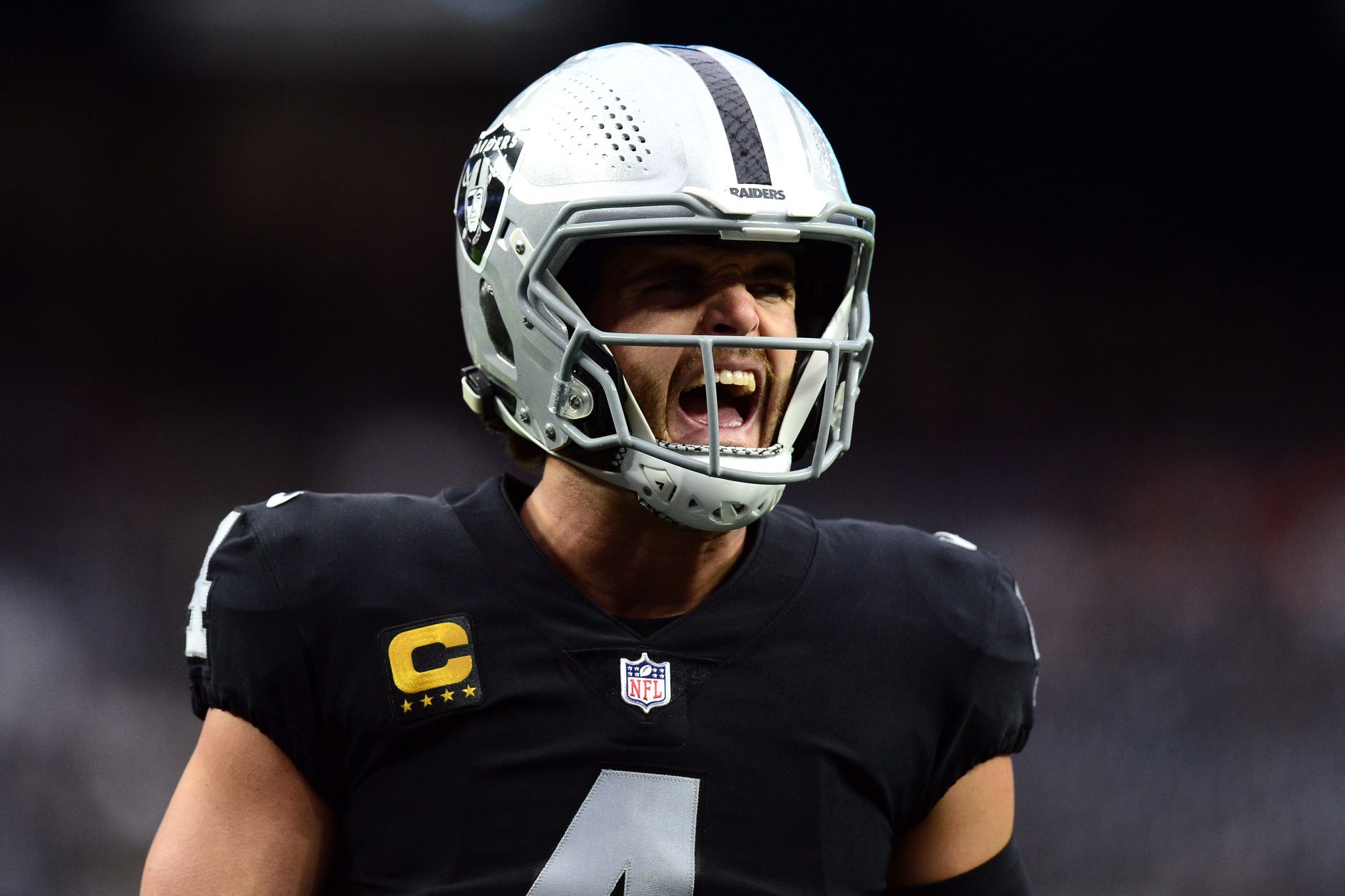 Las Vegas Raiders: Derek Carr Embraces Ashton Jeanty Despite Rivalry Background