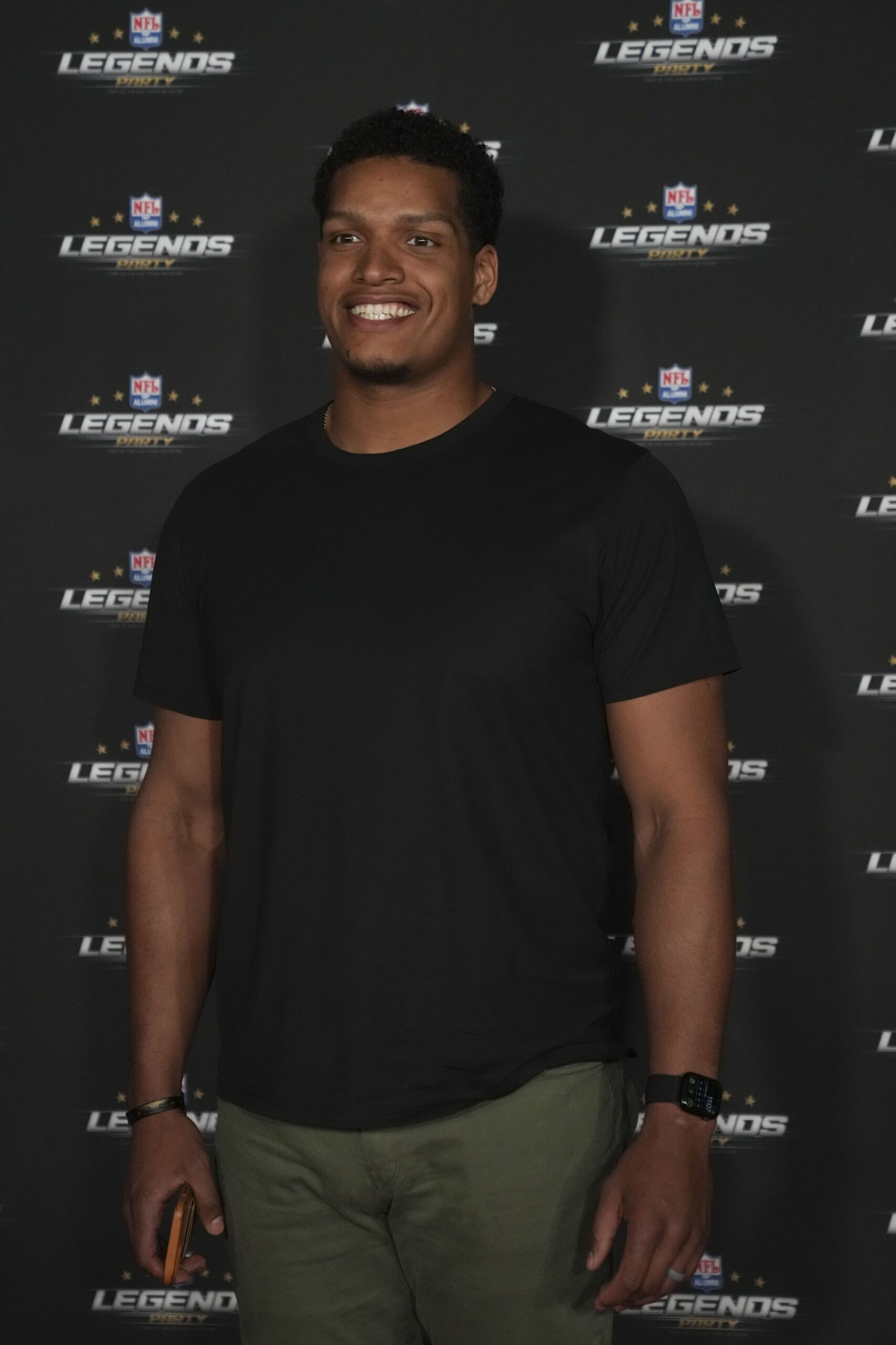 Los Angeles Chargers, Isaac Rochell