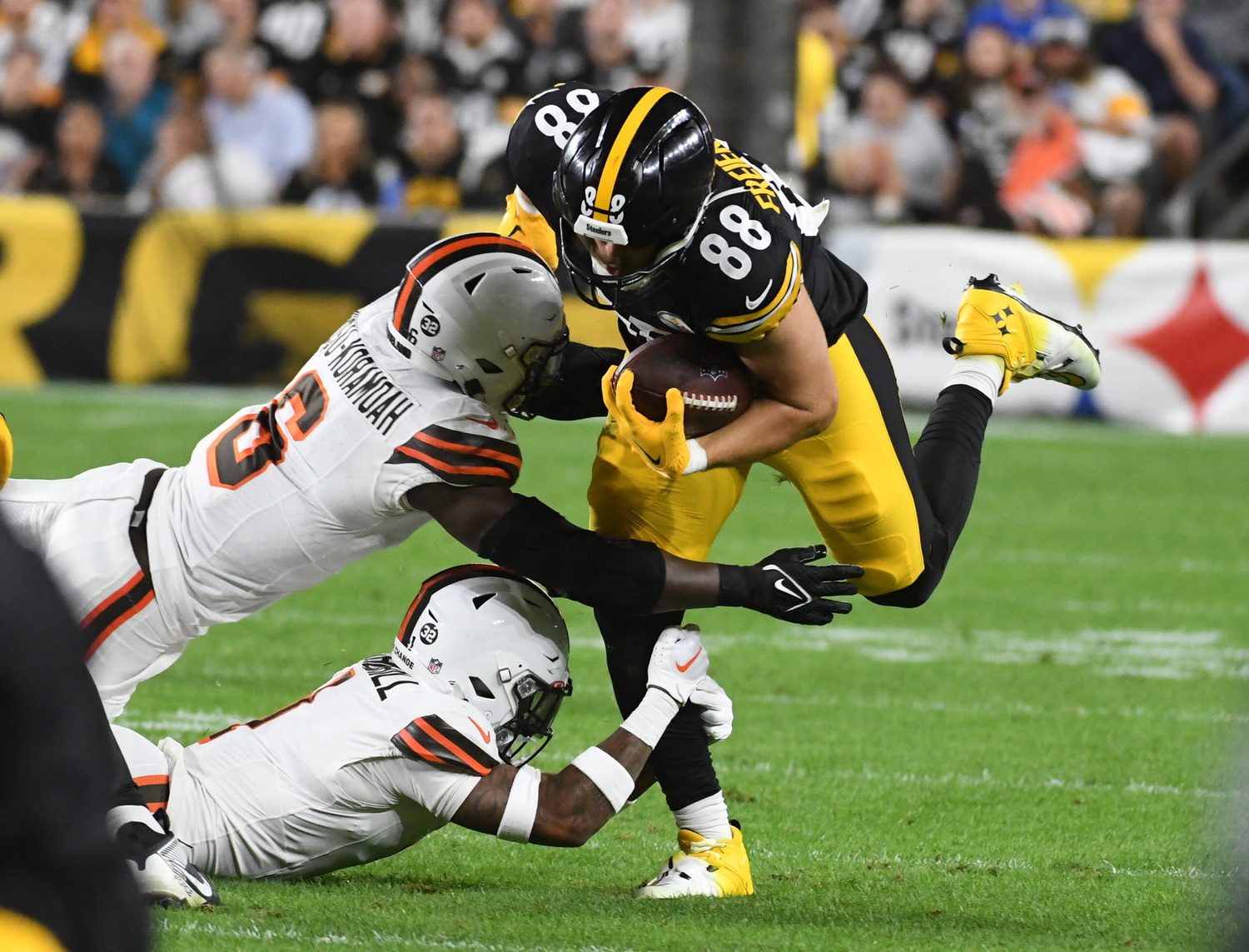 "He Got Caught Up" Steelers' Aaron Rodgers Seen In Middle Of Massive Fist Fight (Watch) 2 USATSI 21453019 168400517 lowres