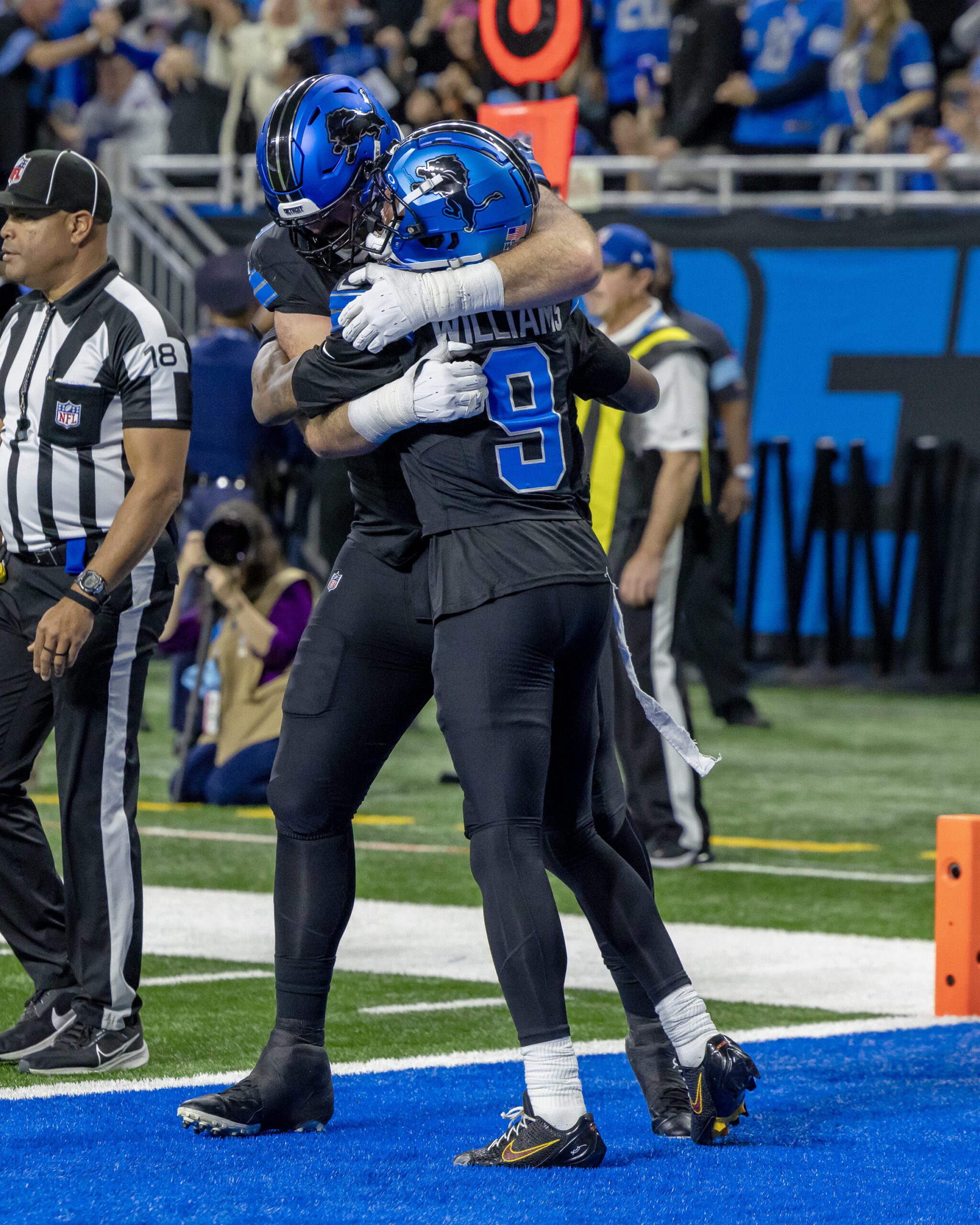 ‘Well Not For You Now’: Detroit Lions Player Has Harsh Response to Indiana Fever Guard Over Controversial Comments 4 Detroit Lions, Dan Skipper