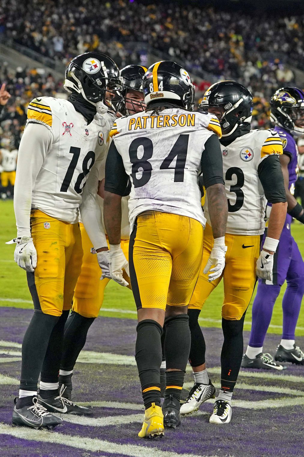 Breaking: Aaron Rodgers Already Loses Star Weapon For The Year (Report) 2 Dec 21, 2024; Baltimore, Maryland, USA; Pittsburgh Steelers wide receiver Cordarrelle Patterson (84) greeted by teammates following his touchdown catch in the third quarter against the Baltimore Ravens at M&T Bank Stadium. Mandatory Credit: Mitch Stringer-Imagn Images