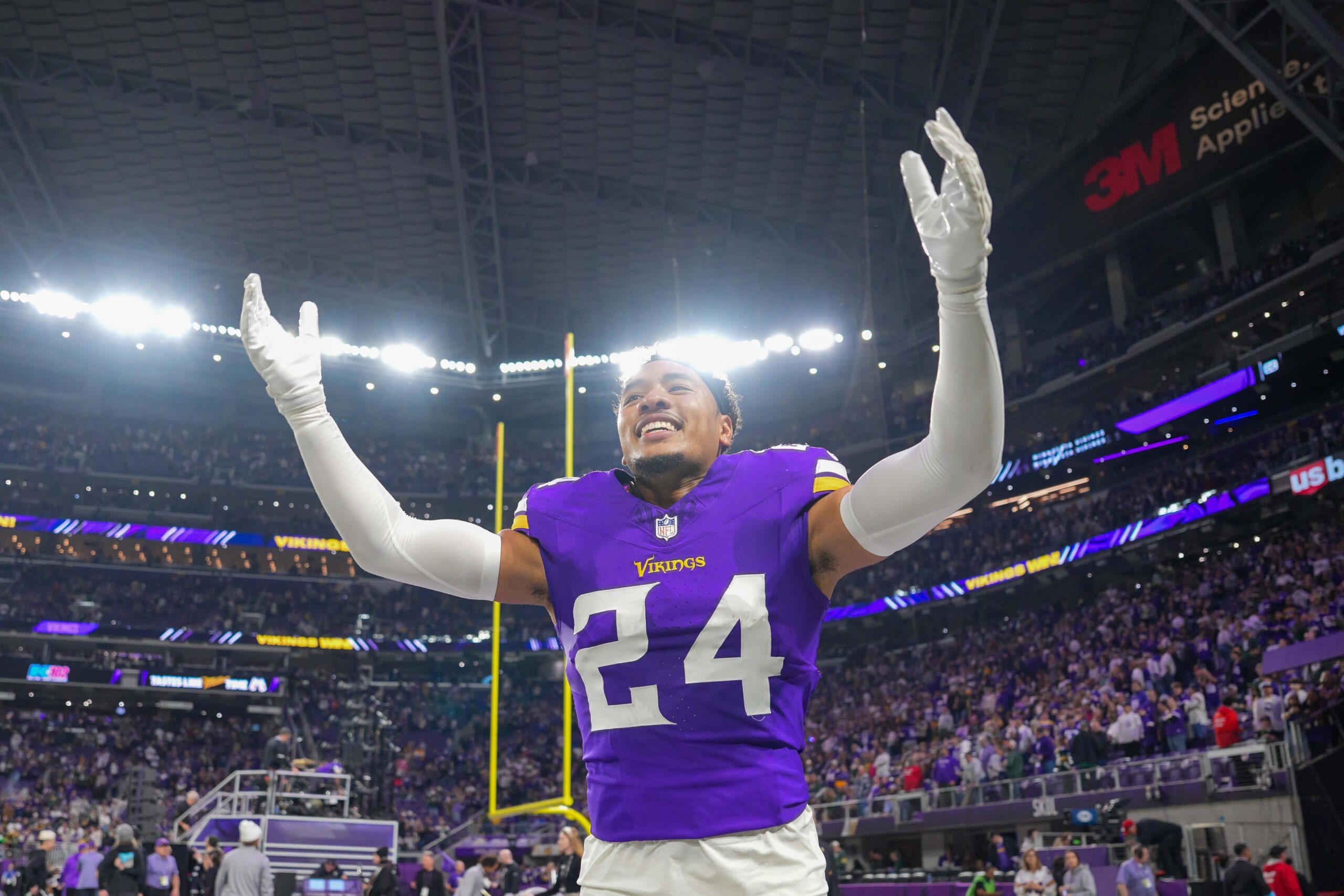 Indianapolis Colts: Camryn Bynum Lights Up Social Media With Manny Pacquiao Post Before Boxing Legend's Comeback Fight 2 Minnesota Vikings, Camryn Bynum
