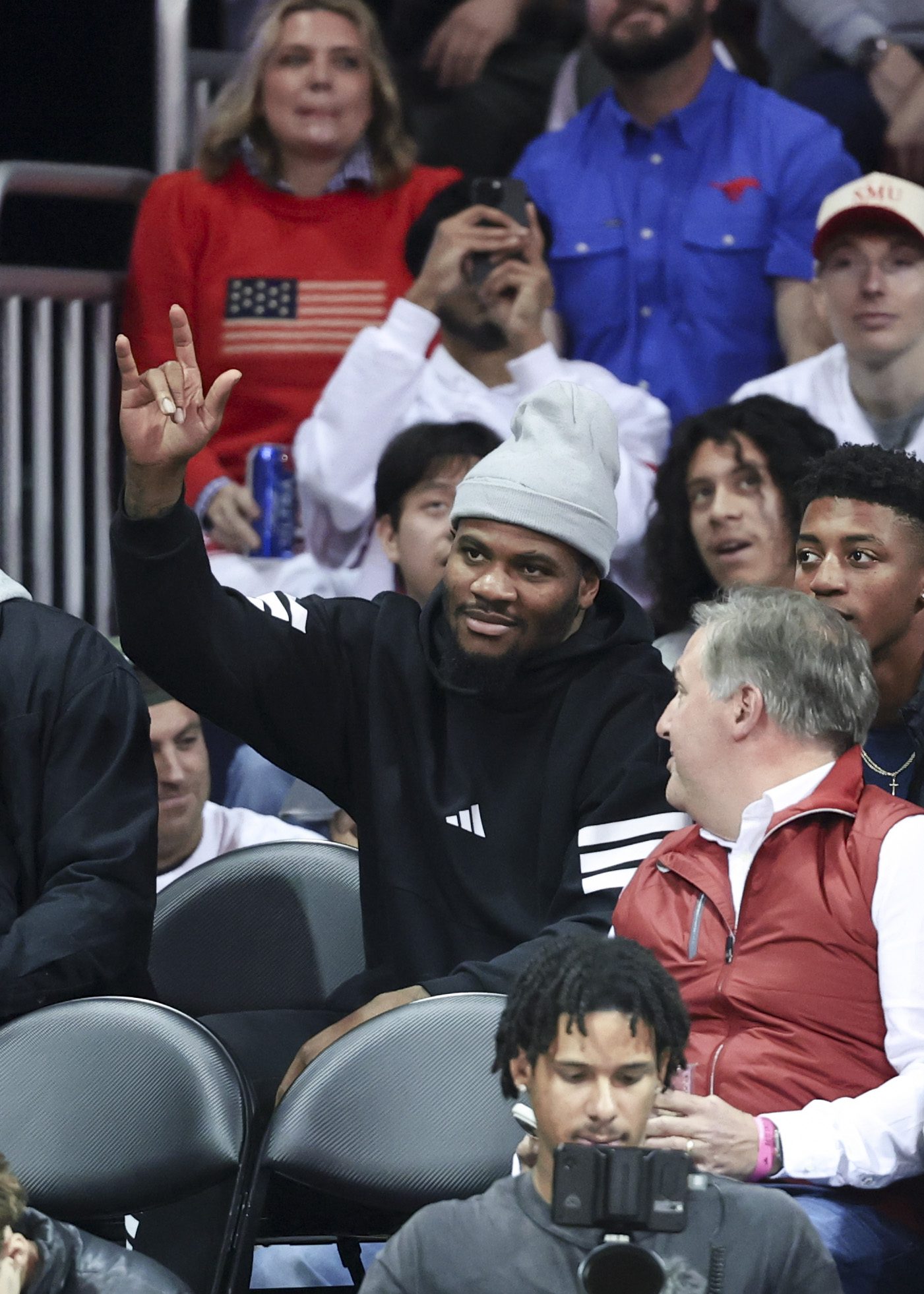 ‘When Is Micah Getting Paid?': Cowboys Fans Have an Issue After Dallas' $52 Million Move 4 Dallas Cowboys, Micah Parsons