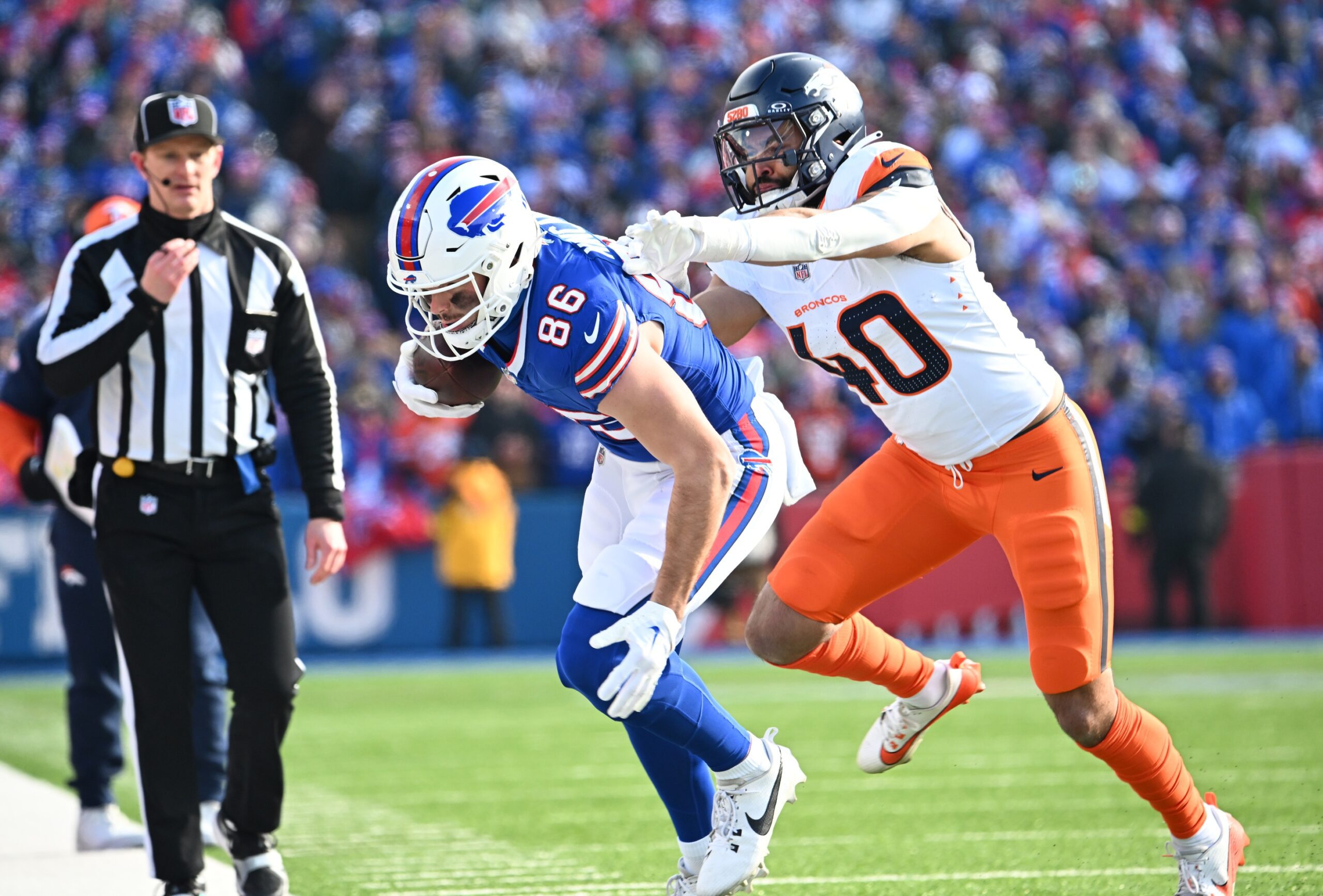 Denver Broncos: Tackling Machine Set to Miss 1 Week of Practice 3 Denver Broncos, Justin Strnad