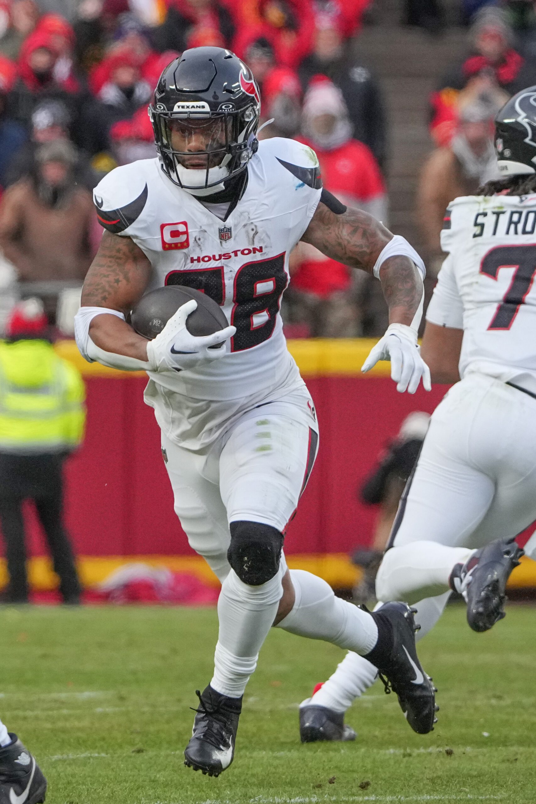 ‘Looked Worn Down at the End of the Season’: Texans RB Gets Blunt Review From Talent Evaluator 2 Houston Texans, Joe Mixon
