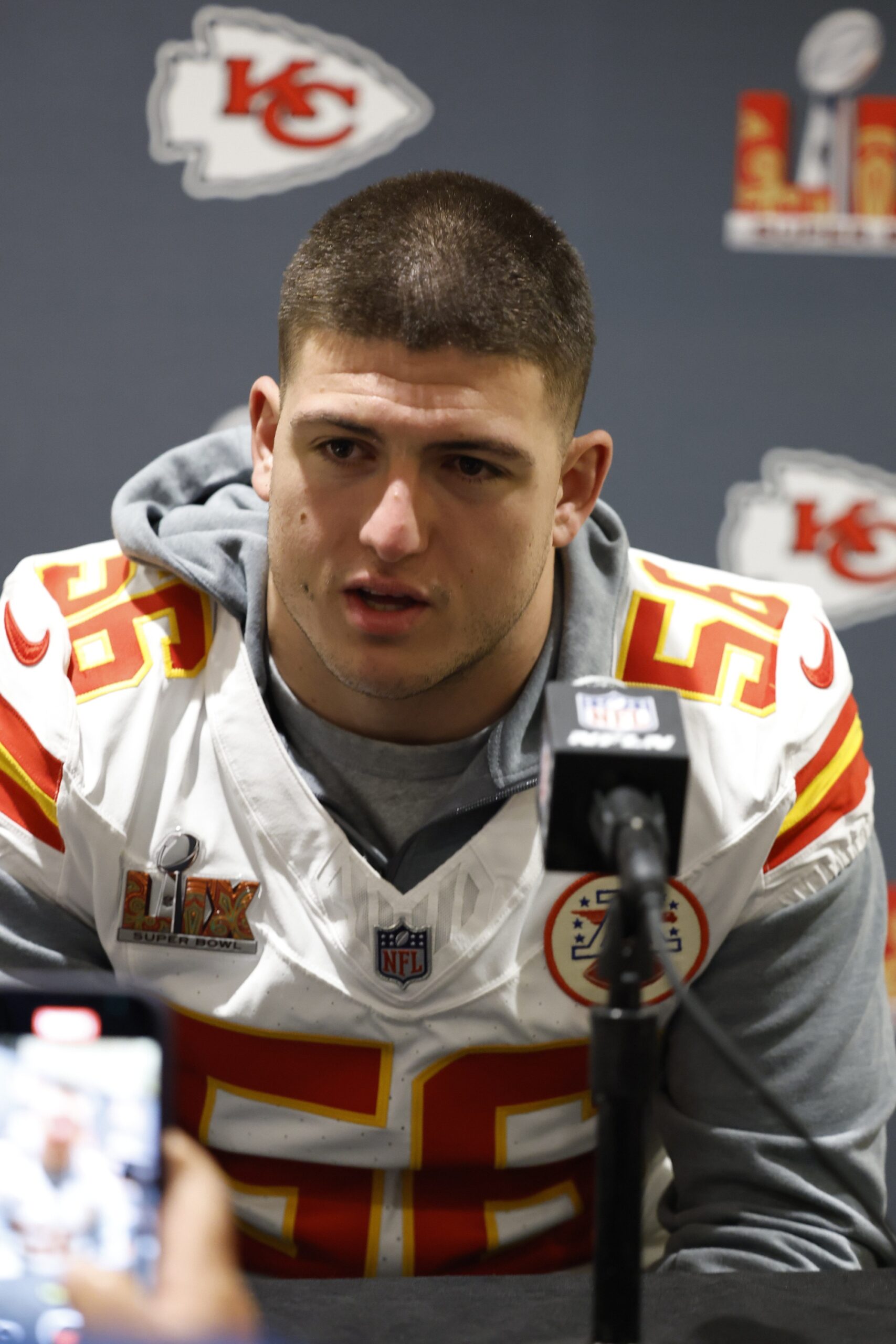 ‘Chiefs Just Overpaying for Everyone Now’: Some Fans Are Not Too Happy With Kansas City’s Latest Move 2 ‘Chiefs Just Overpaying For Everyone Now’: Some Fans Are Not Too Happy With Kansas City’s Latest Move