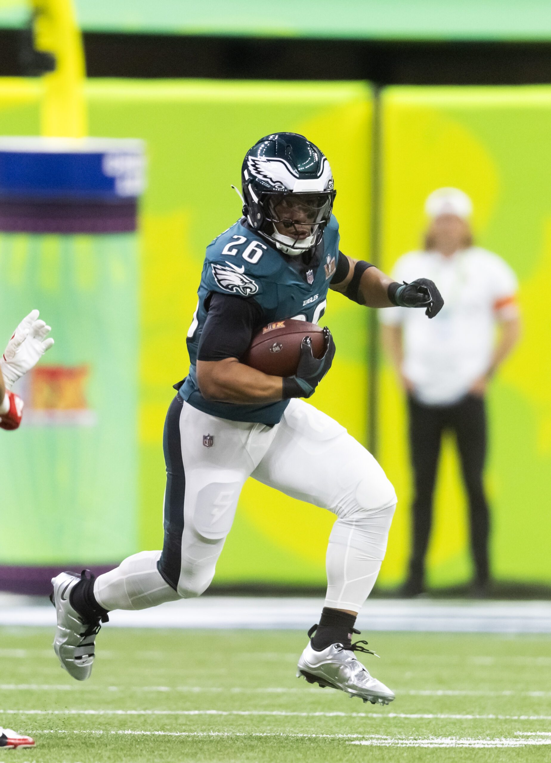 ‘He Really Got Hulk Calf's Bruh’: Saquon Barkley’s Offseason Photo Has Fans in Awe 1 Philadelphia Eagles, Saqion Barkley, NFL