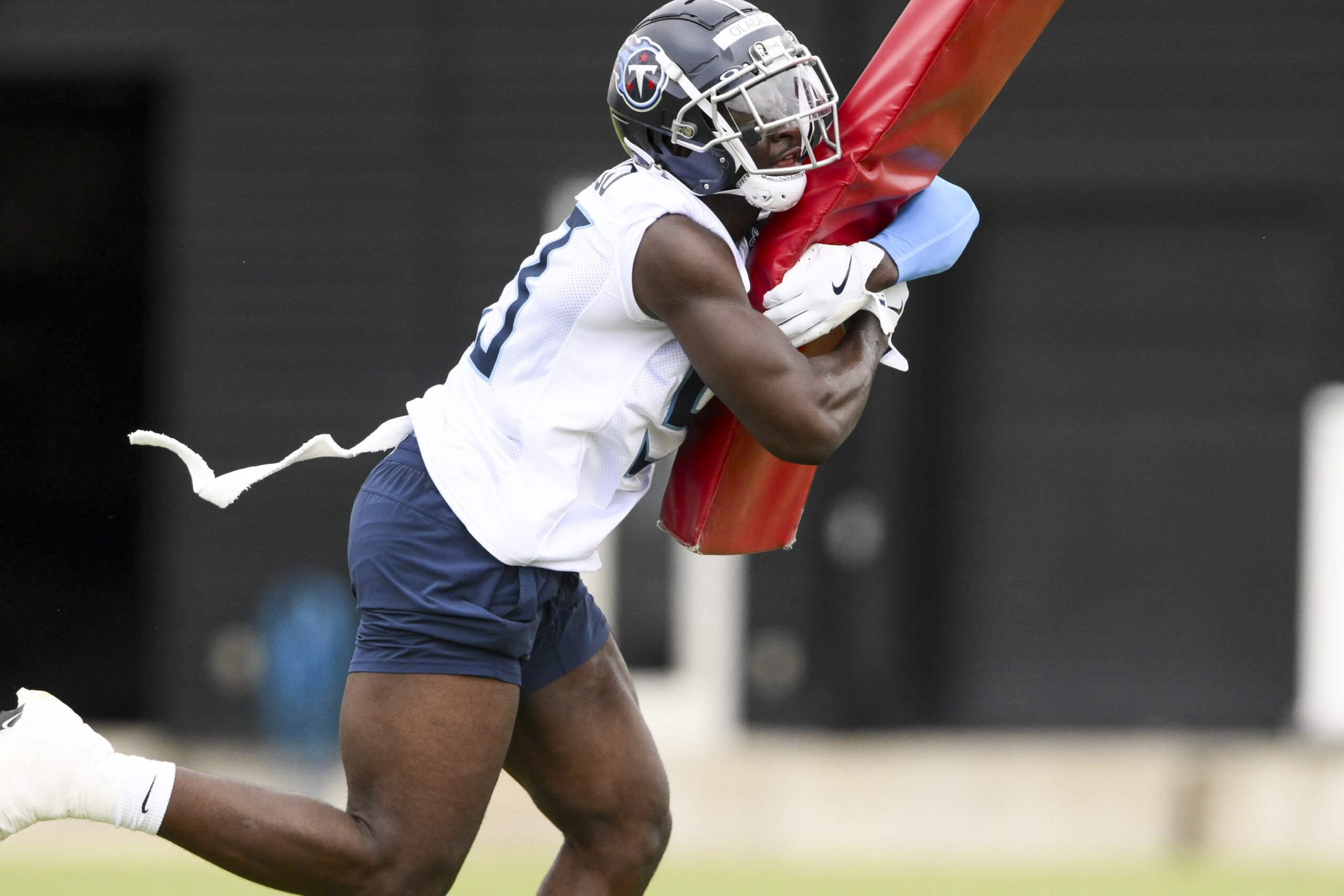 Tennessee Titans: Ink Soaring Defensive Prospect to 4-year Deal 2 Tennessee Titans, Femi Oladejo