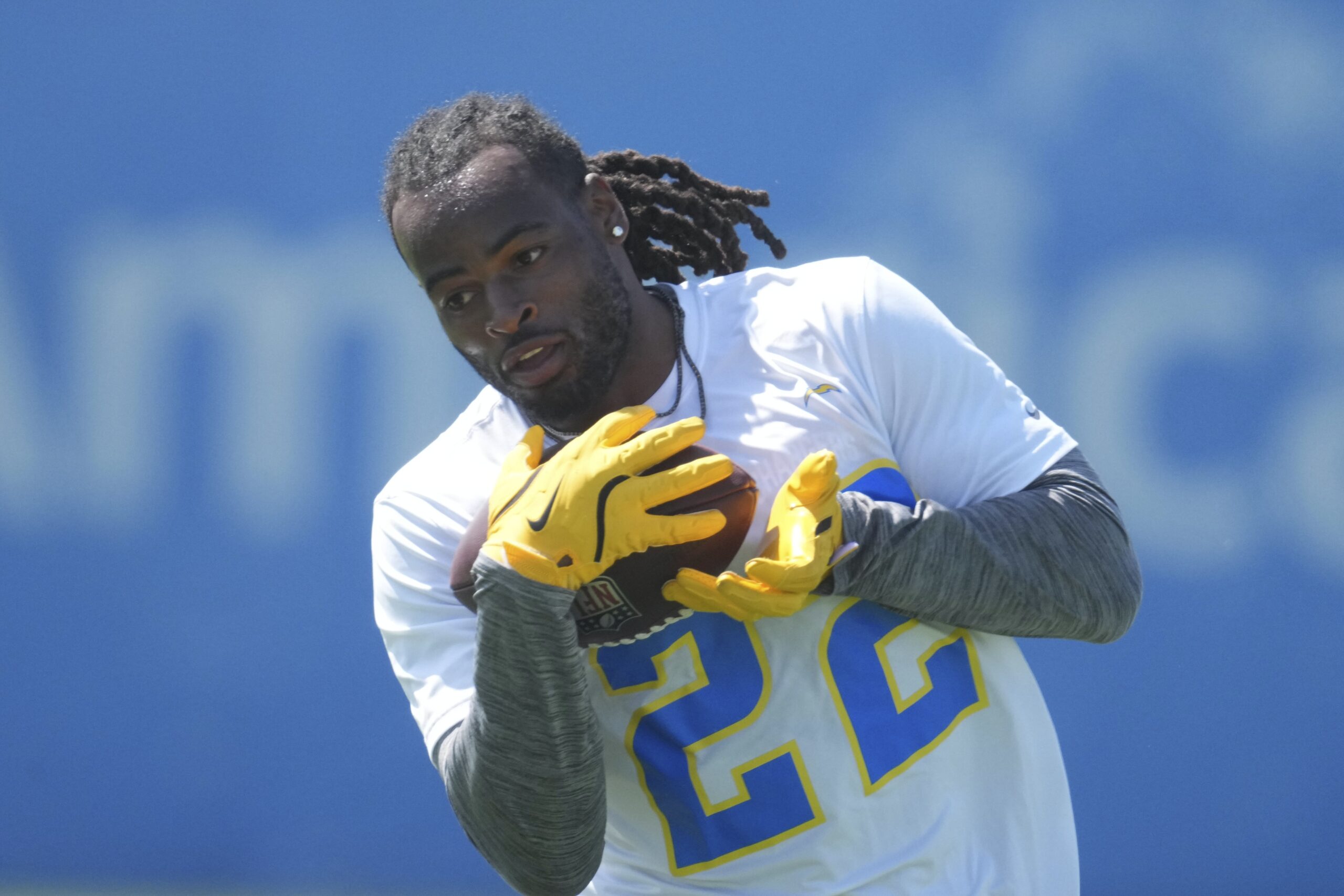 Breaking: NFL Star Injures Eye During 4th Of July Celebrations (Report) 2 May 20, 2025; El Segundo, CA, USA; Los Angeles Chargers running back Najee Harris (22) catches the ball during offseason workouts at The Bolt. Mandatory Credit: Kirby Lee-Imagn Images