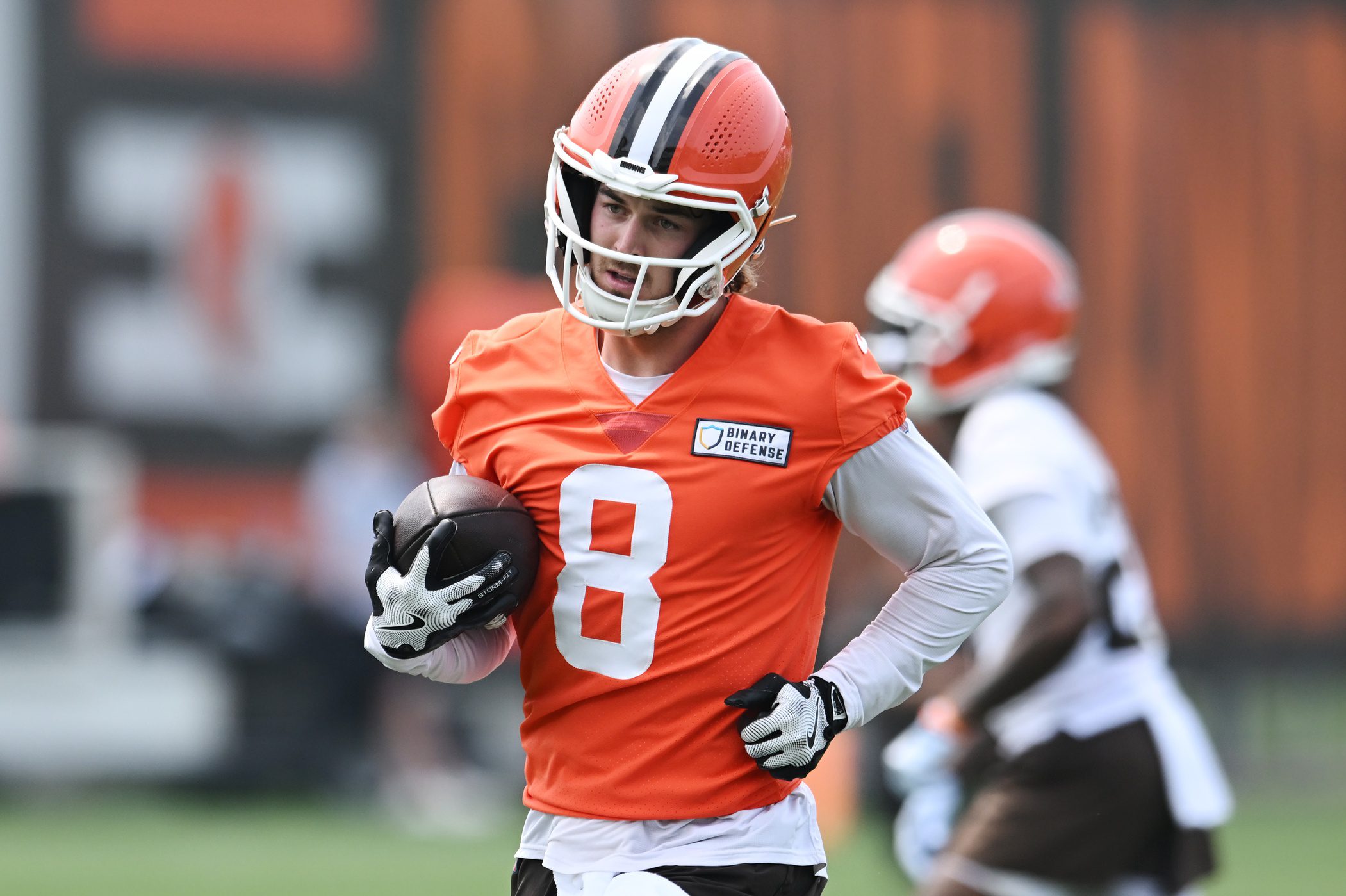 Breaking: Browns Shockingly Trade Away Quarterback Days Before The 2025 Season Starts 2 Jun 12, 2025; Berea, OH, USA; Cleveland Browns quarterback Kenny Pickett (8) during mini camp at CrossCountry Mortgage Campus. Mandatory Credit: Ken Blaze-Imagn Images