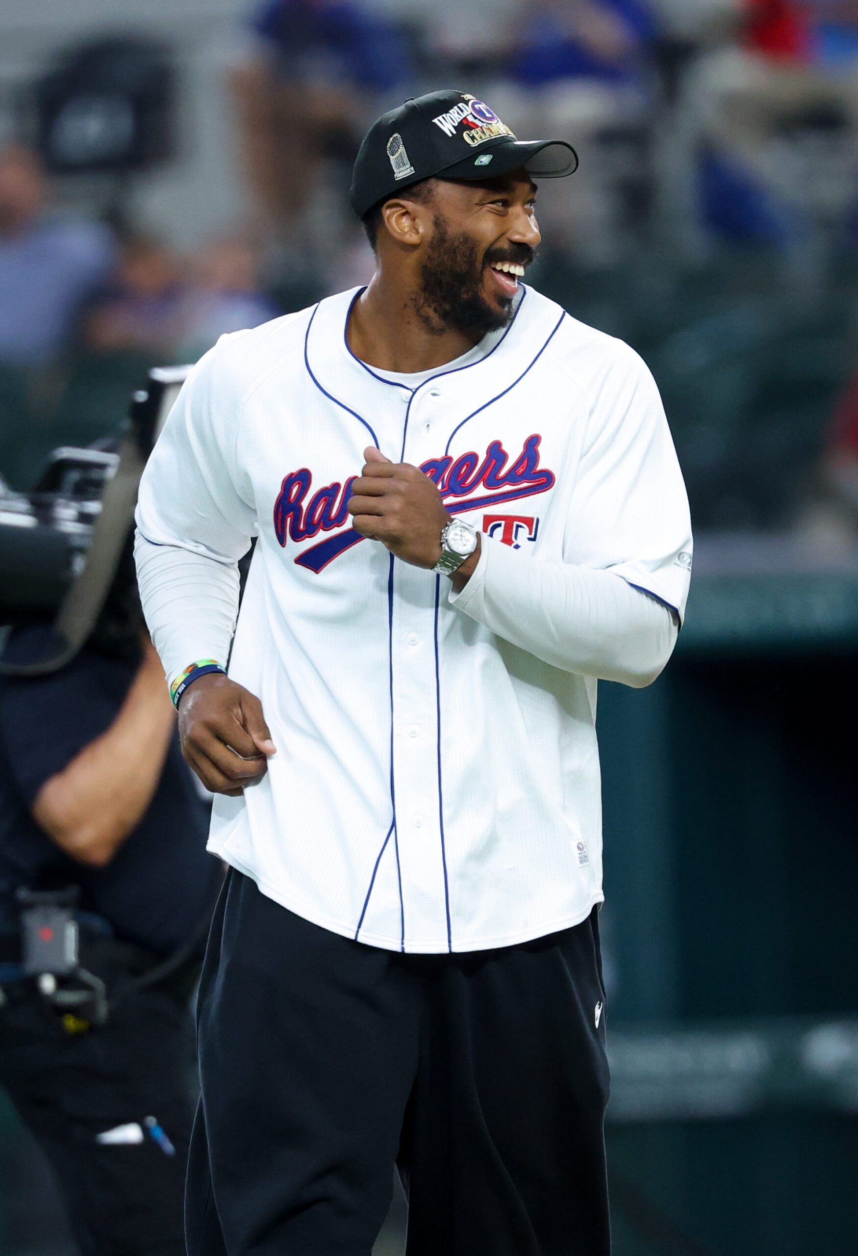 ‘A Threat To Win Defensive Player of the Year’: Browns' Big Hope Amid Problematic Offense Revealed 3 Cleveland Browns, Myles Garrett