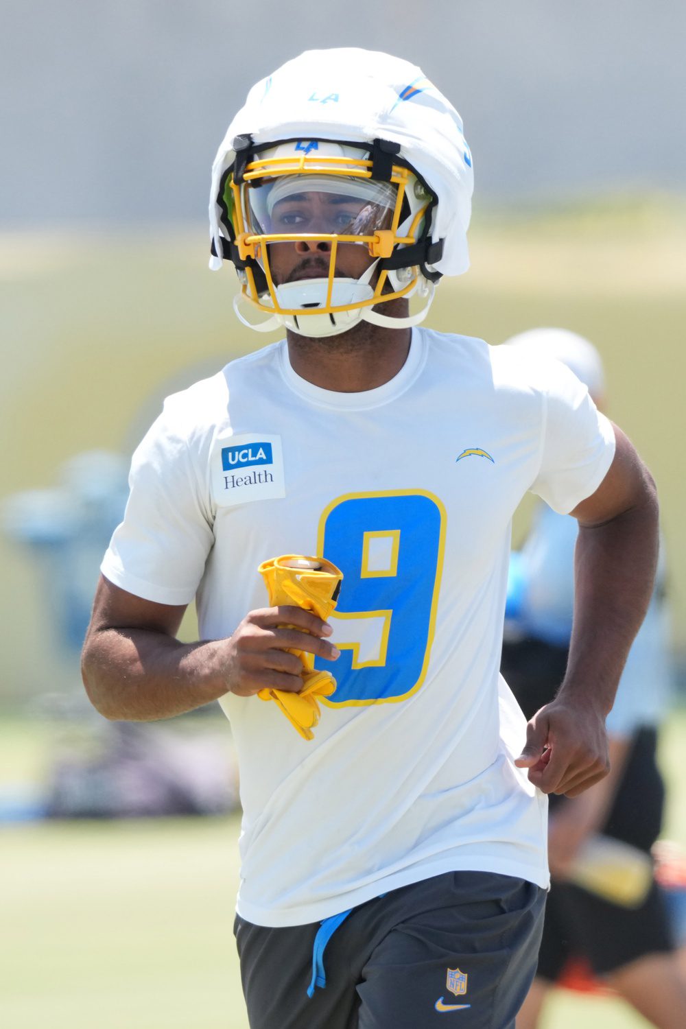 Los Angeles Chargers: 2nd-Round Pick Holding Out of Training Camp 2 Los Angeles Chargers, Tre Harris III