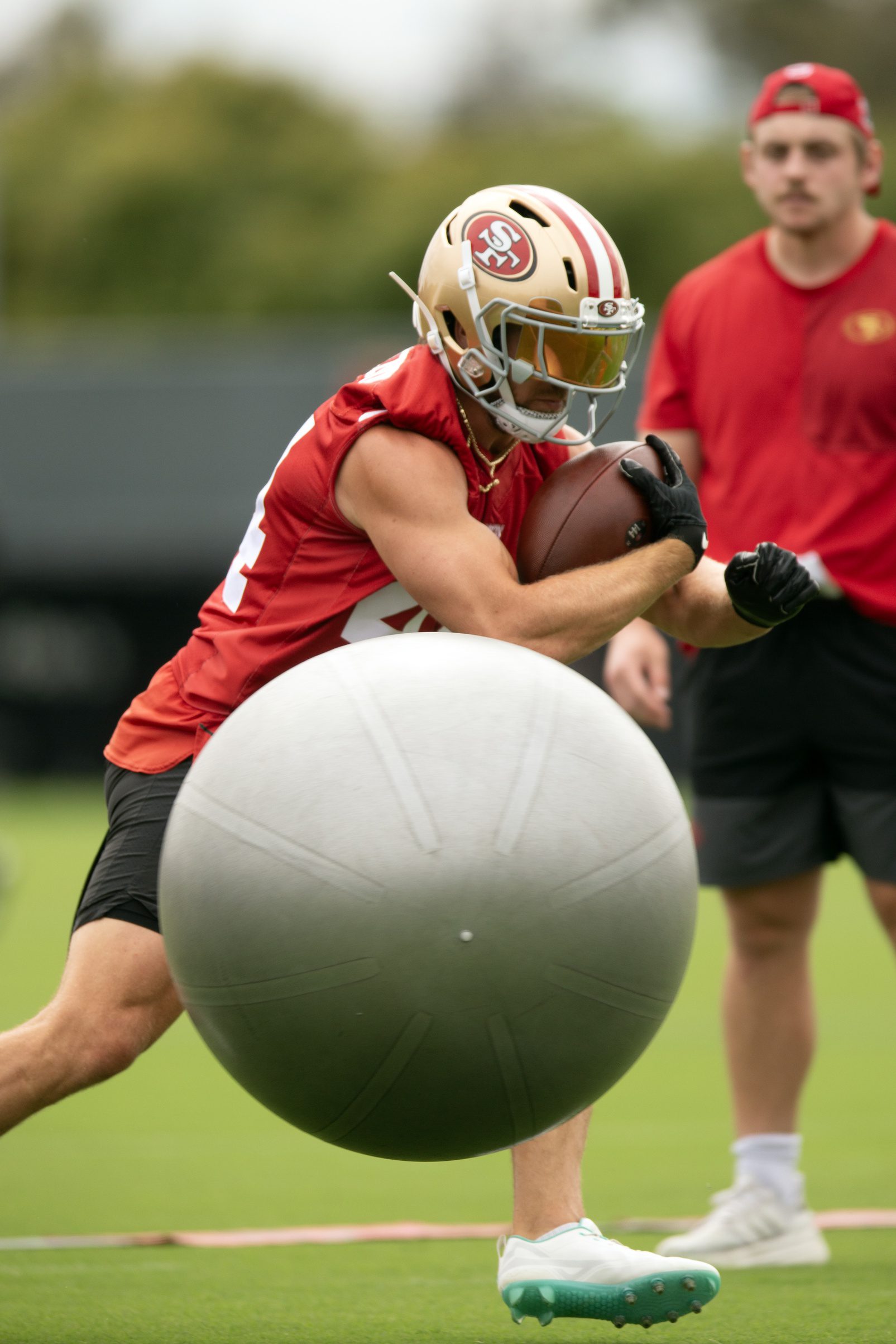 ‘Buy Buy Buy': 49ers Star Shows How Supportive He Is to His Fashion Designer Wife 1 San Francisco 49ers, Kyle Juszczyk
