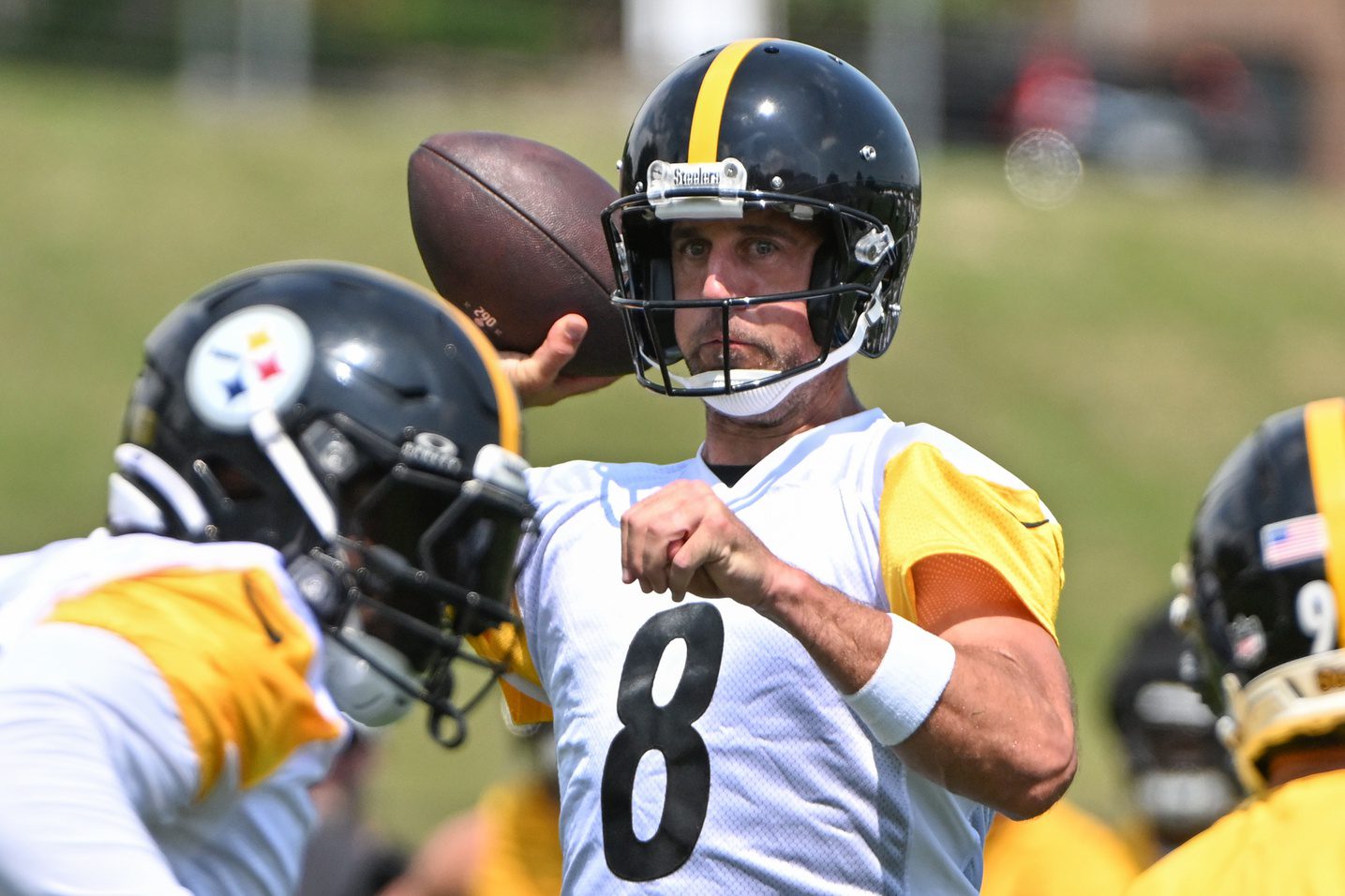 "Oh My Gosh" Aaron Rodgers Draws Anti Packers Chant After Practice (Watch) 1 Jul 25, 2025; Pittsburgh, PA, USA; Pittsburgh Steelers quarterback Aaron Rodgers (8) participates in drills during training camp at Saint Vincent College. Mandatory Credit: Barry Reeger-Imagn Images