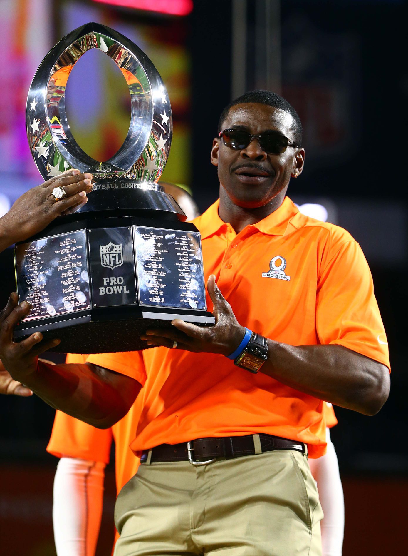 Breaking: Cowboys Legend Who Stabbed Man In Neck With Scissors Exposed Again 2 Jan 25, 2015; Phoenix, AZ, USA; Team Irvin alumni captain Michael Irvin celebrates with the Pro Bowl Trophy after the 2015 Pro Bowl at University of Phoenix Stadium. Mandatory Credit: Mark J. Rebilas-USA TODAY Sports