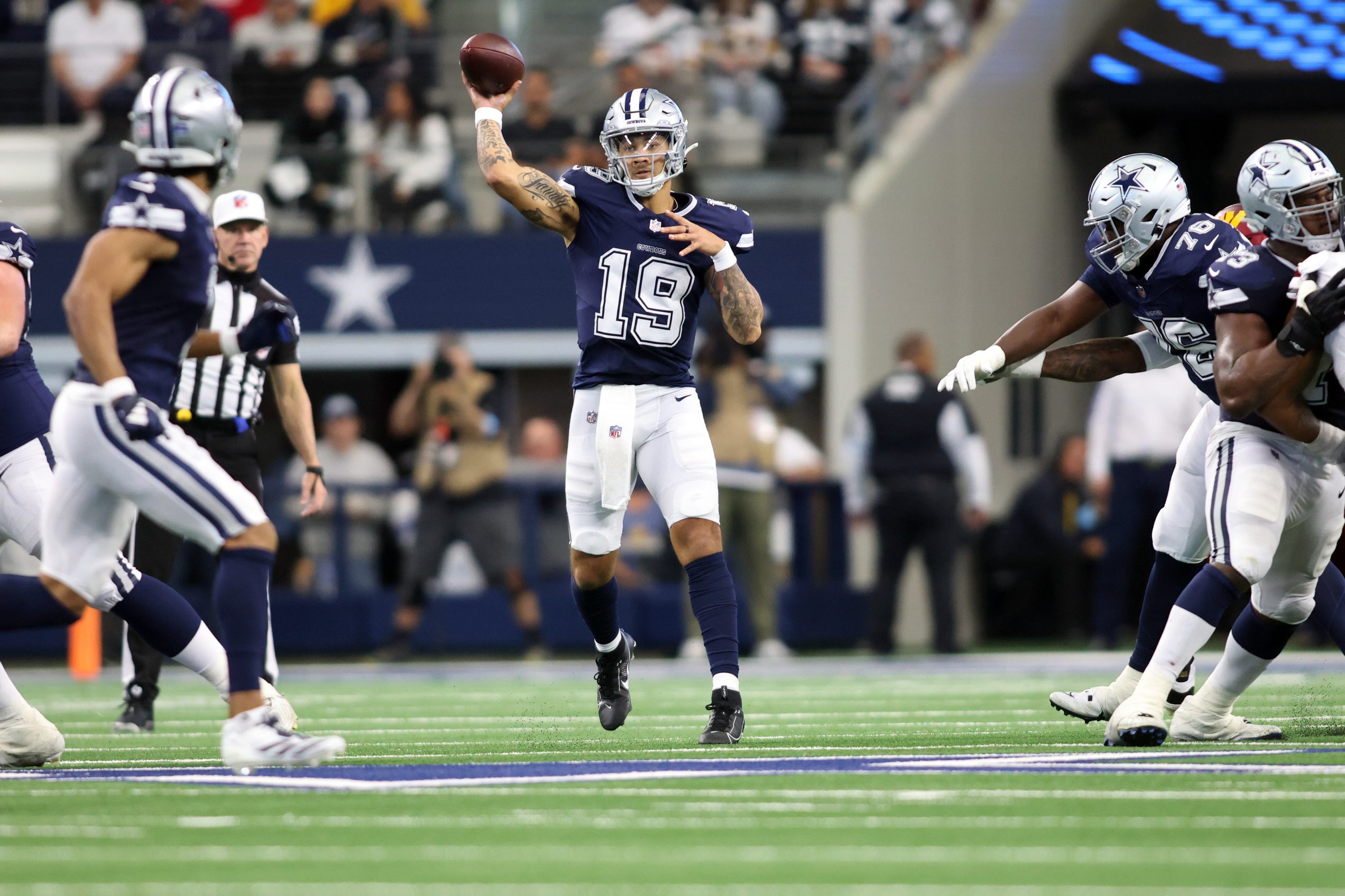 Breaking: Former Cowboys Quarterback Earns Starting Job With New Team (Report) 2 Jan 5, 2025; Arlington, Texas, USA; Dallas Cowboys quarterback Trey Lance (19) throws a pass against the Washington Commanders during the third quarter at AT&T Stadium. Mandatory Credit: Tim Heitman-Imagn Images