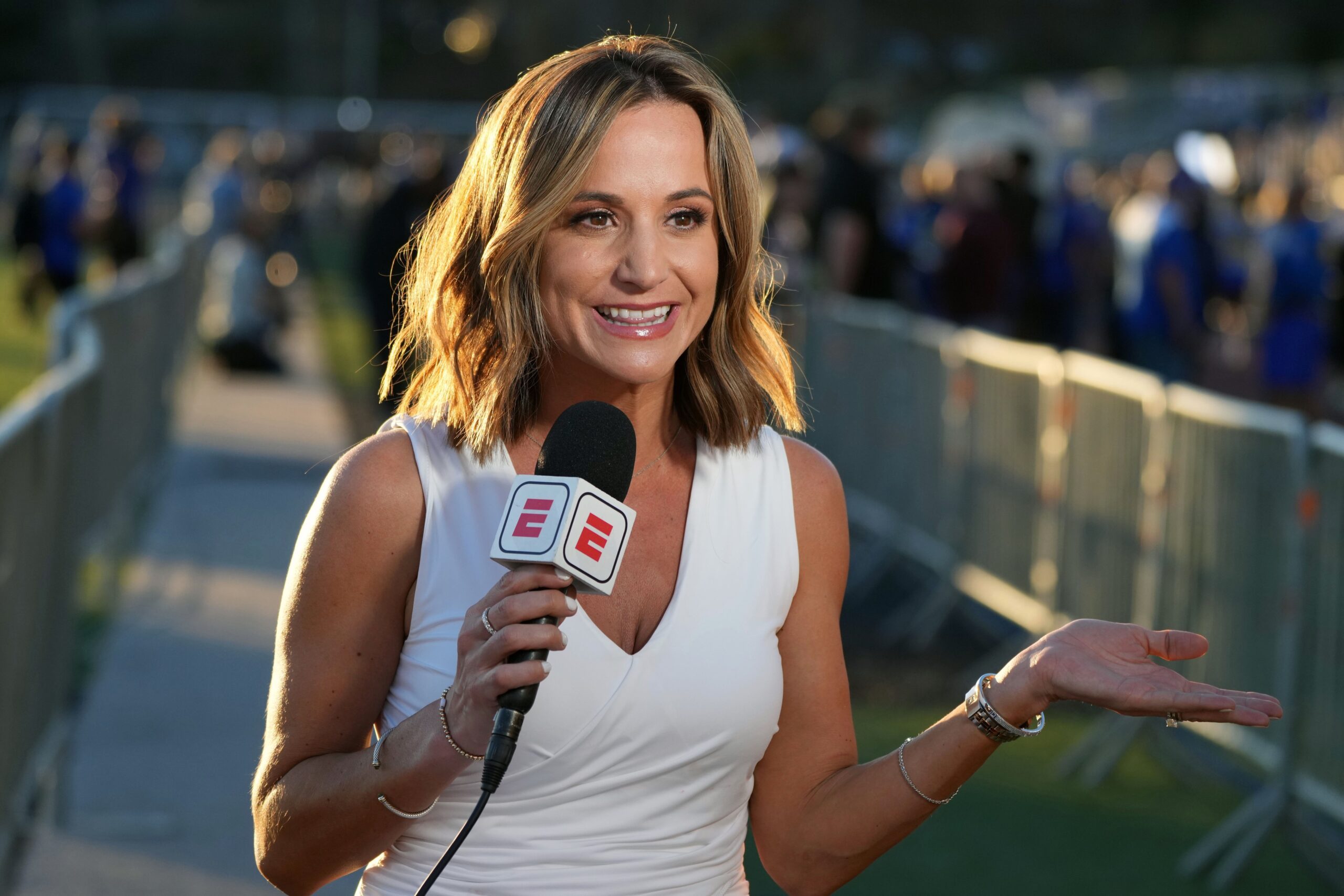 "You Are... What? From The 1950s?": Dianna Russini Defended As NFL Insider Tears Into Fan For Sexualizing Viral Pic With Jayden Daniels 1 Dianna Russini