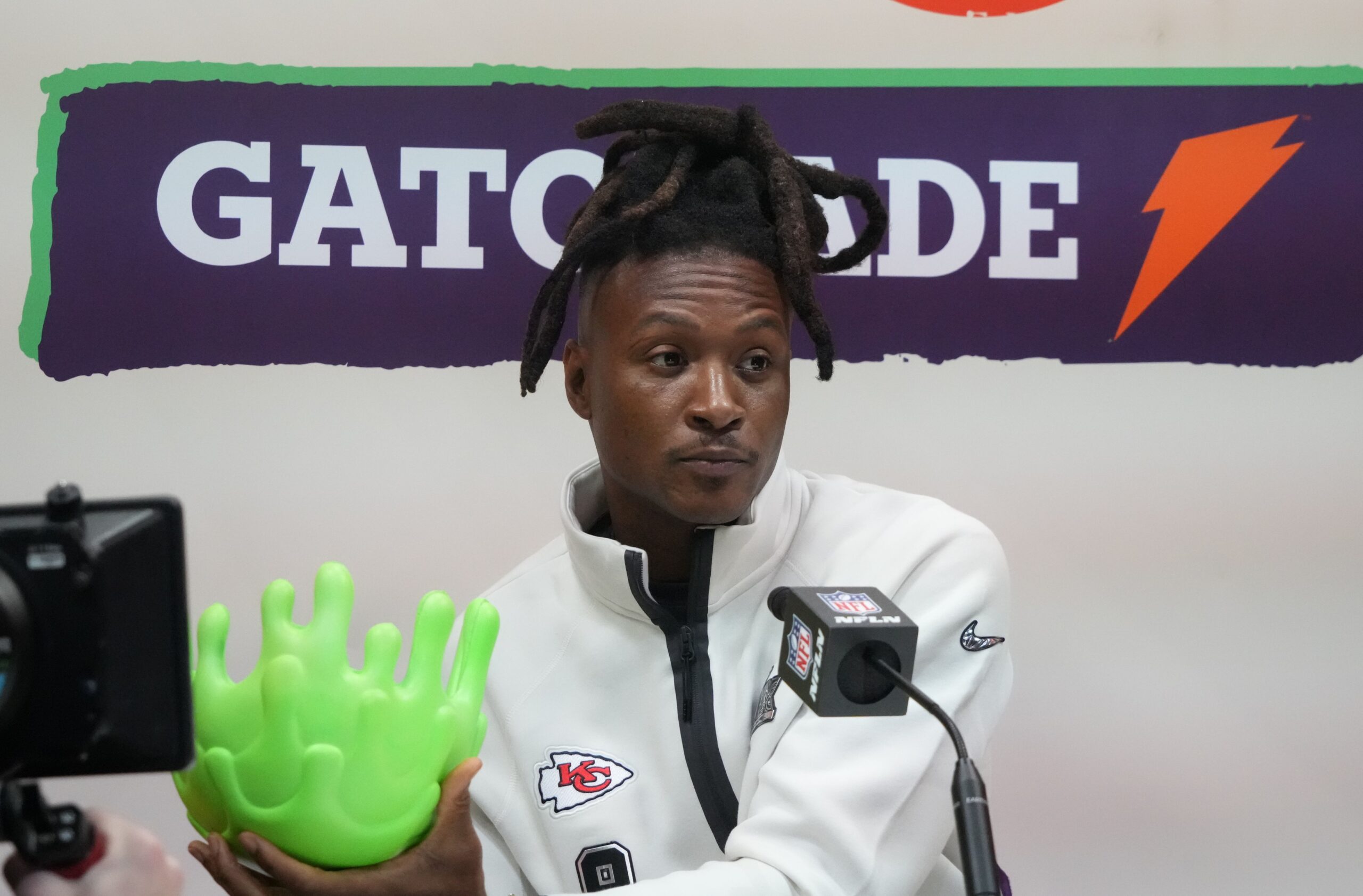 "Doing What I Love": DeAndre Hopkins Goes Viral With Emotional Camp Video And Bold Statement 3 DeAndre Hopkins
